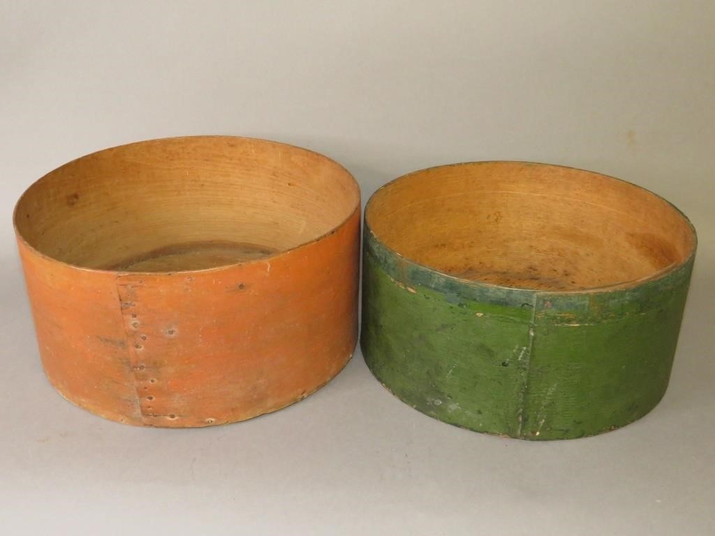 2 WOODEN PAINTED ROUND BAND BOXESca  2b73a8