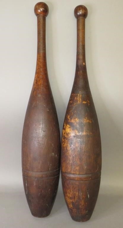 LARGE PAIR OF TURNED MAPLE INDIAN 2b745f