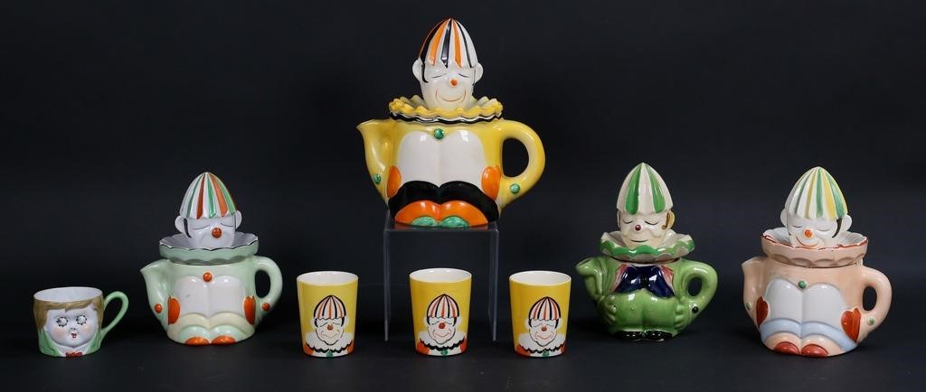 8 PIECES JAPANESE CLOWN PORCELAIN8 pieces