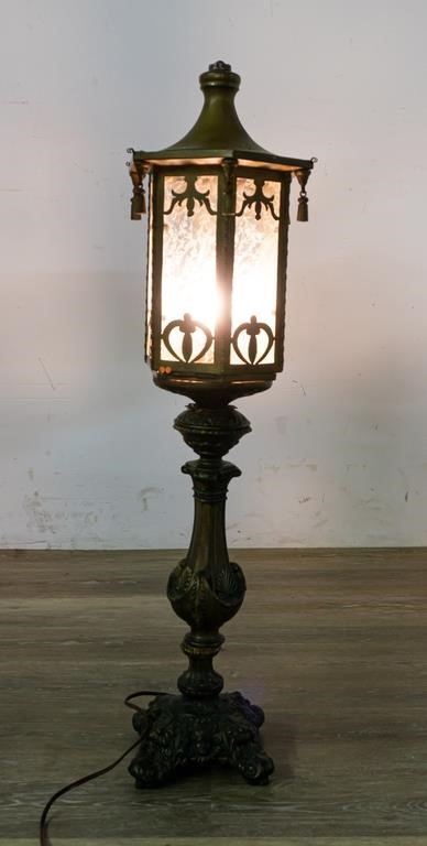 BRASS GLASS LANTERN TABLE LAMPBrass 2b7879