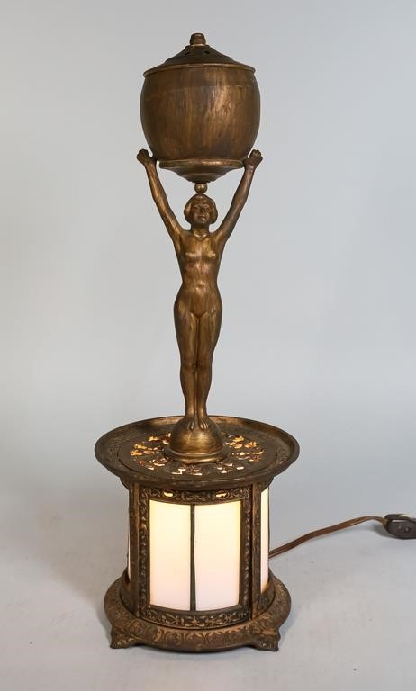 GERMAN FIGURAL ART DECO LAMPGerman