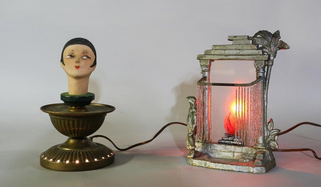 2 ART DECO LAMPS2 Art Deco lamps.