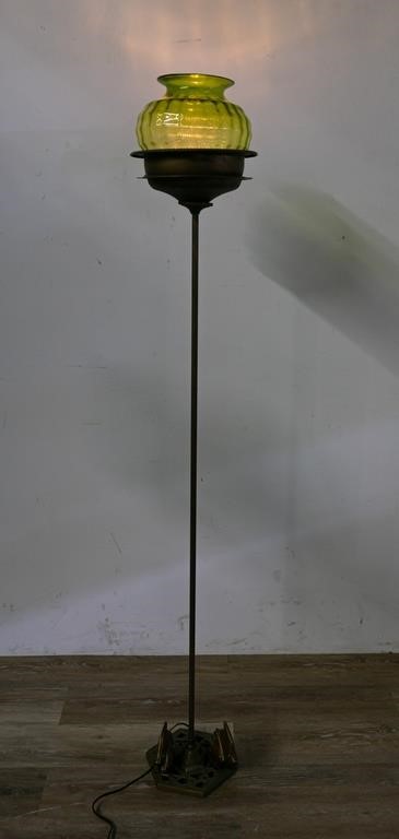 PAINTED BRASS FLOOR LAMP WITH GLASS