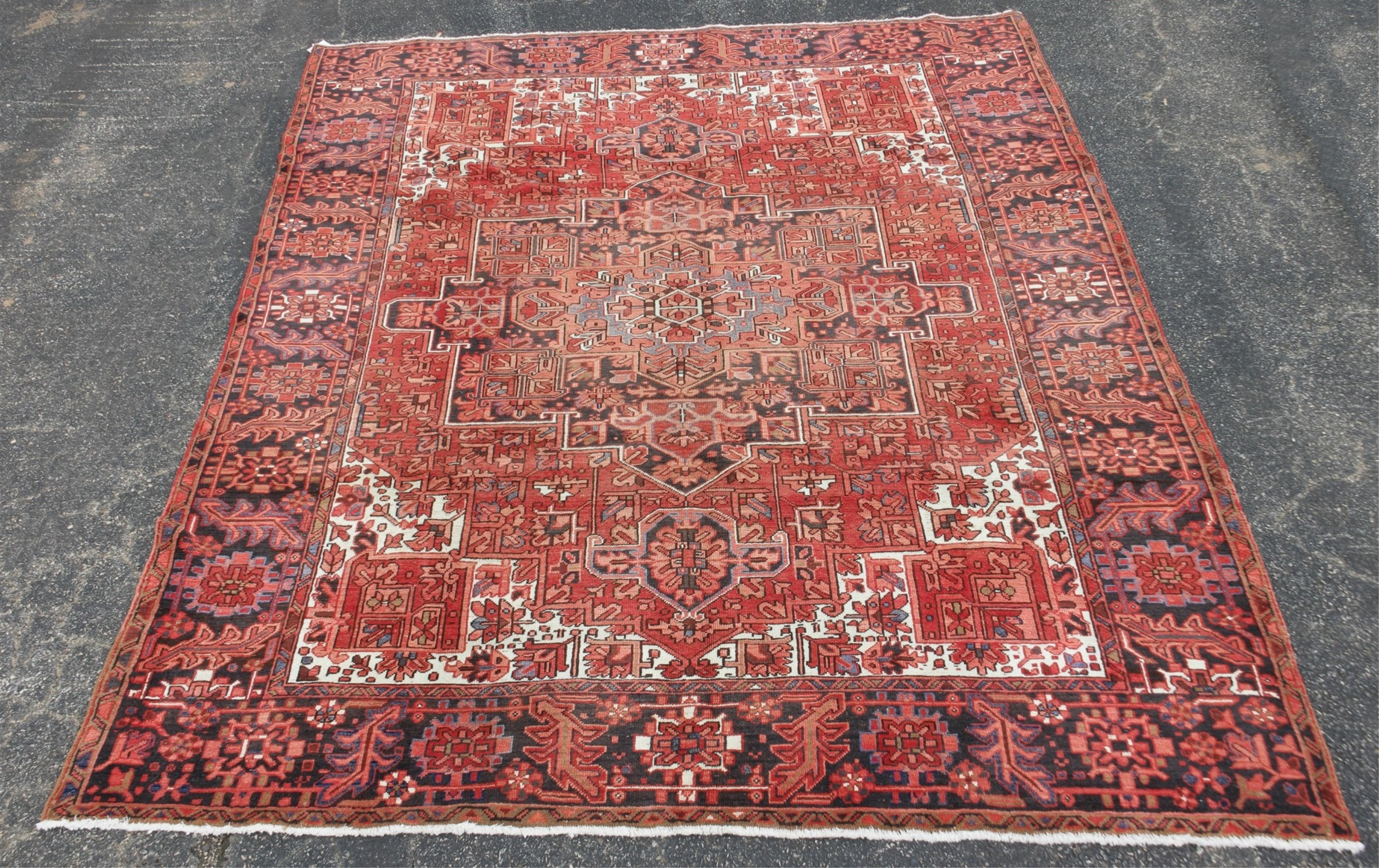 ORIENTAL RUG 9'9" X 12'1" HERIZ