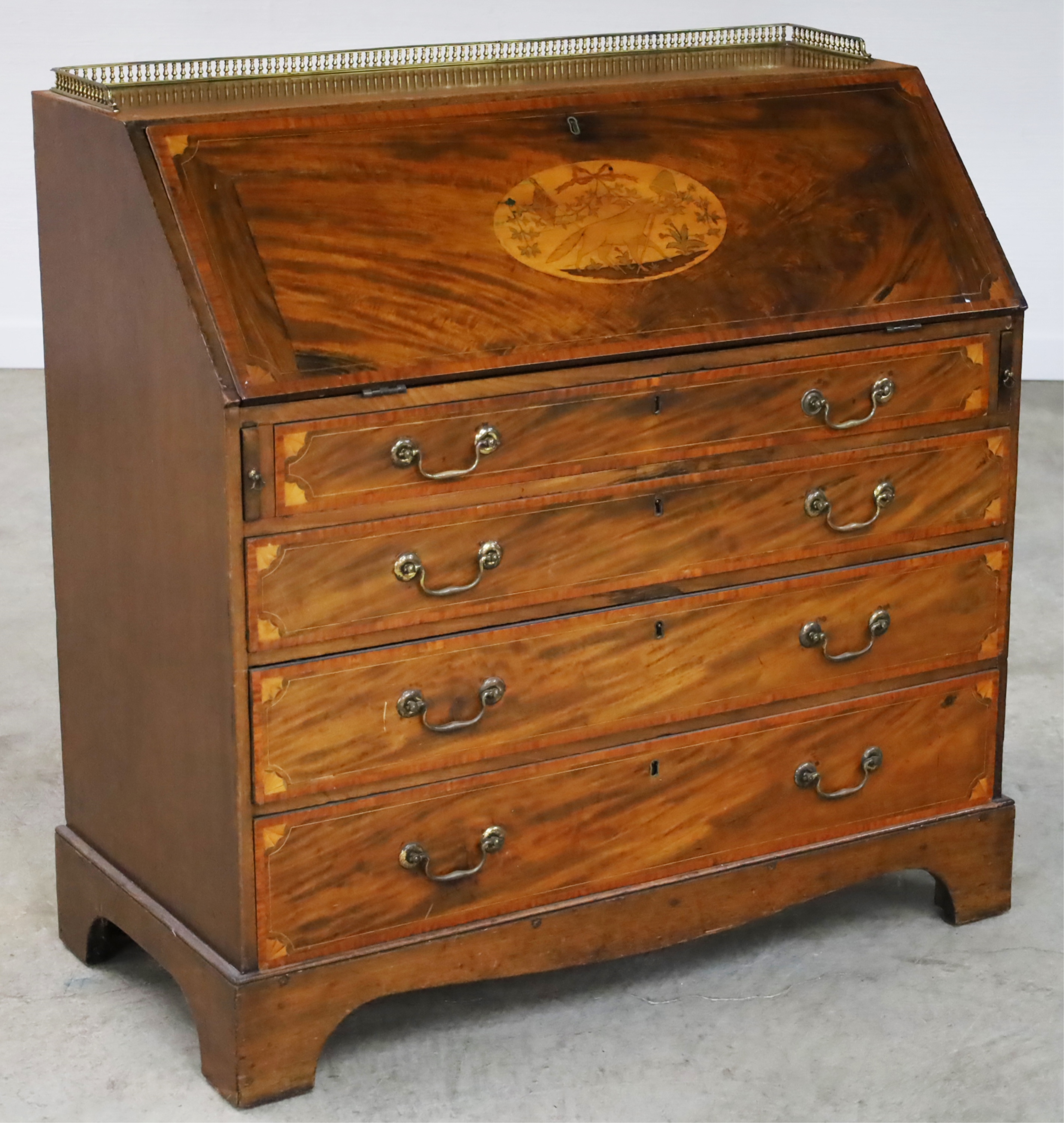 GEORGIAN MAHOGANY SLANT FRONT BUREAU 2b7992