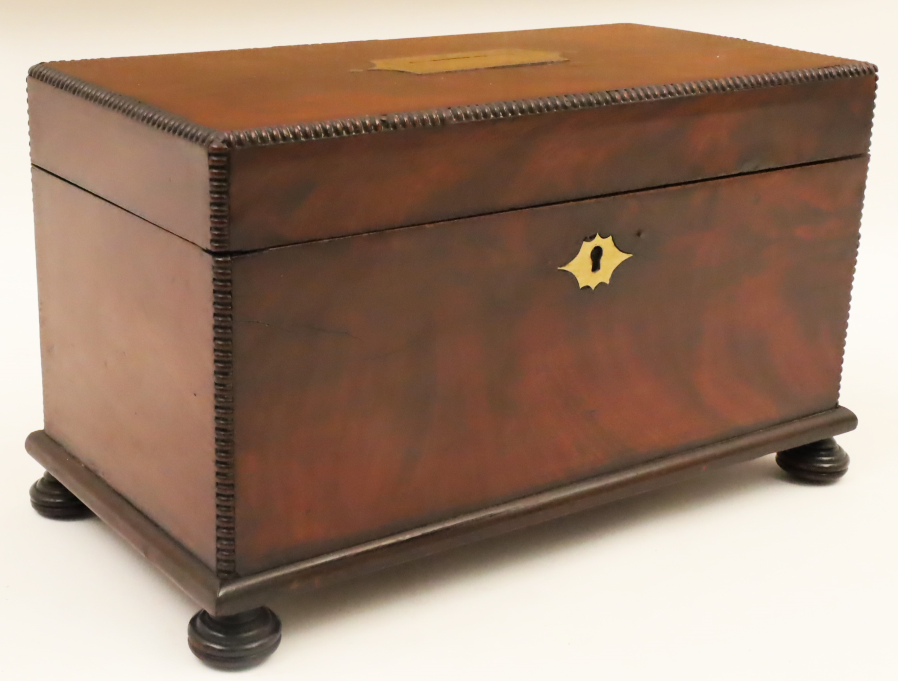 LATE GEORGIAN MAHOGANY TEA CADDY 2b79ef