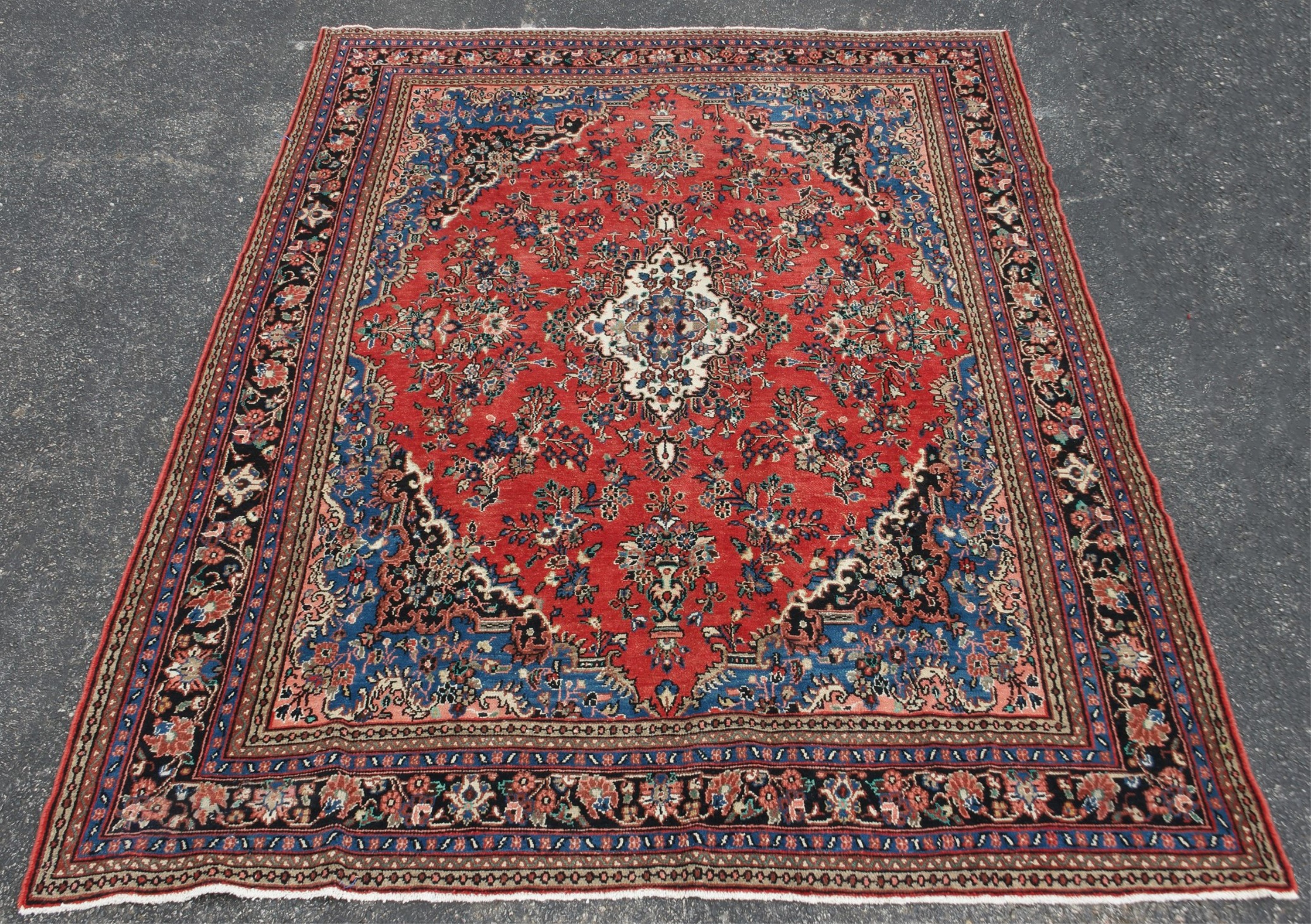 ORIENTAL RUG 8'7" X 11'7" HAMEDAN