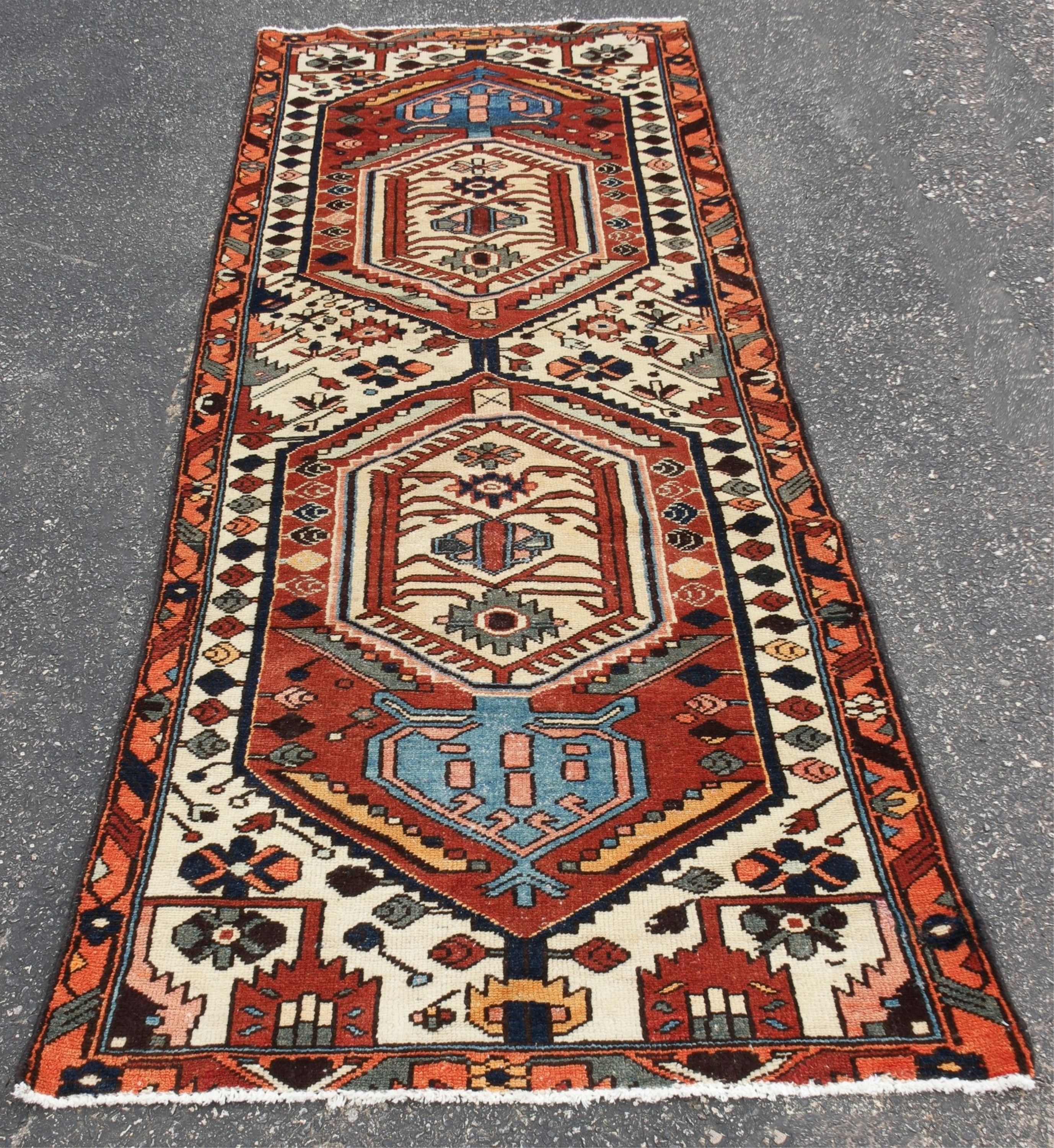 ORIENTAL RUG 3 4 X 9 4 BAKHTIARI 2b7a73