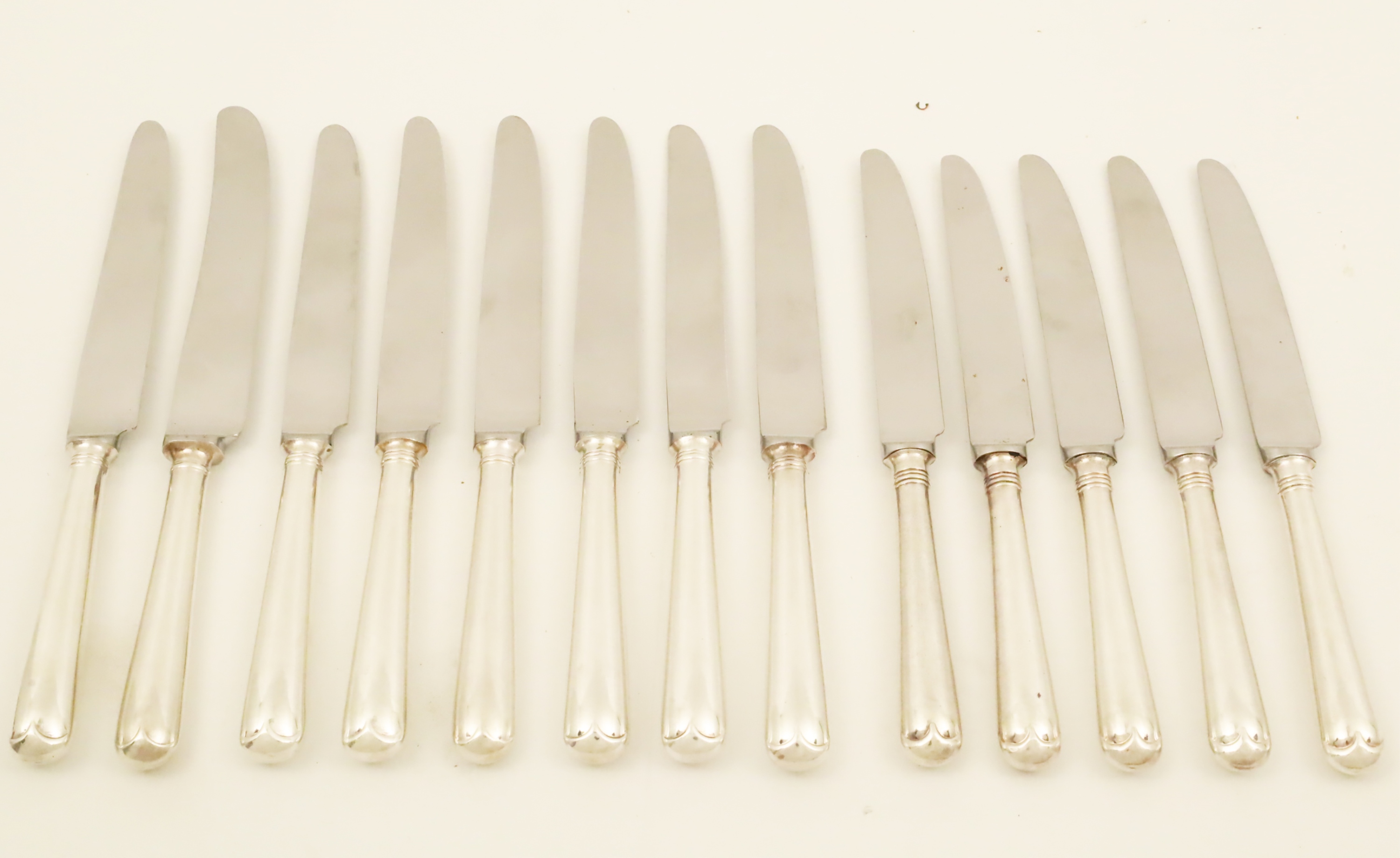 LOT OF 13 SHEFFIELD SILVER PLATED KNIVES