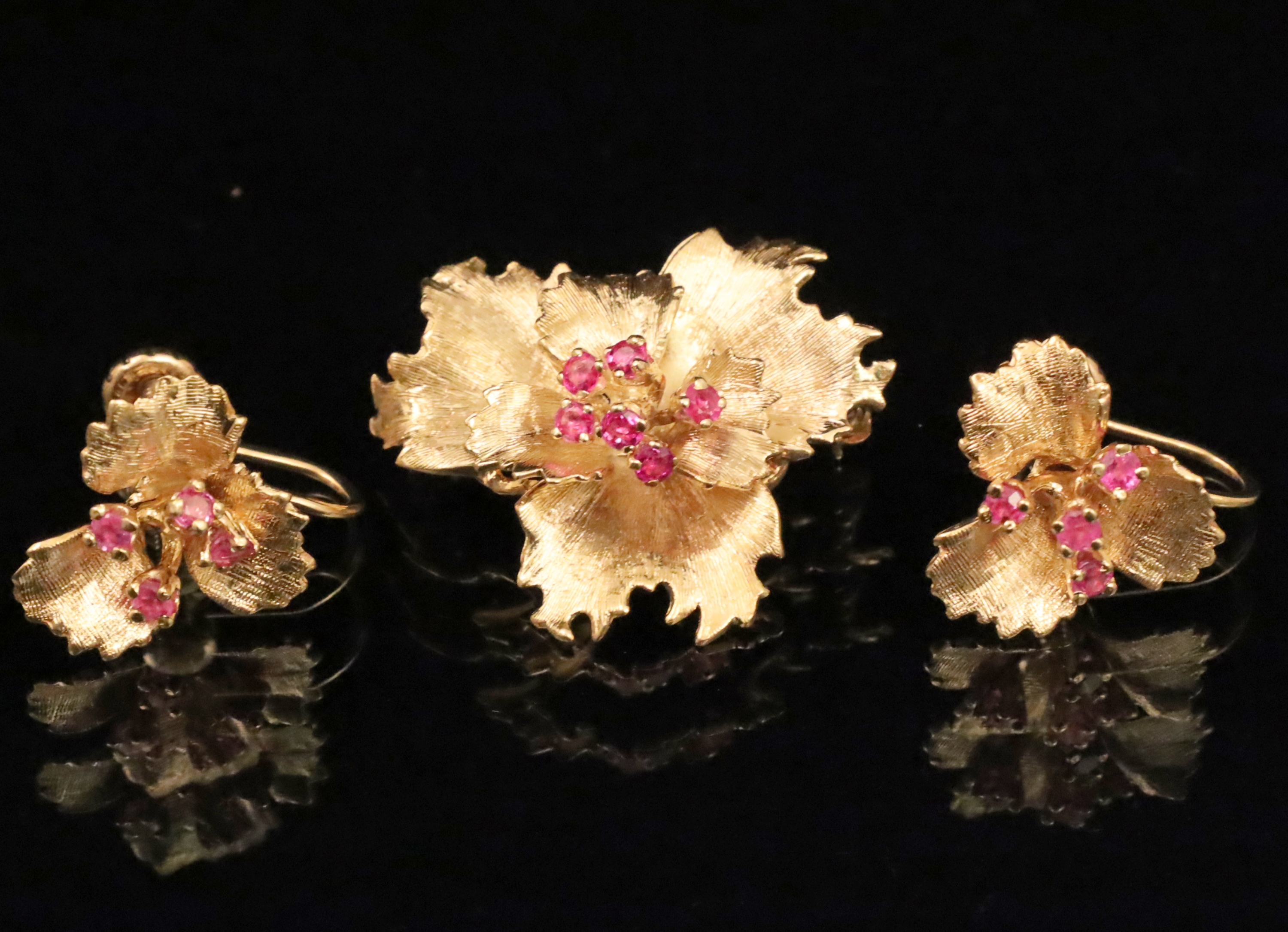 3 PC 14K YG RUBY LEAF FORM BROOCH 2b7ac2