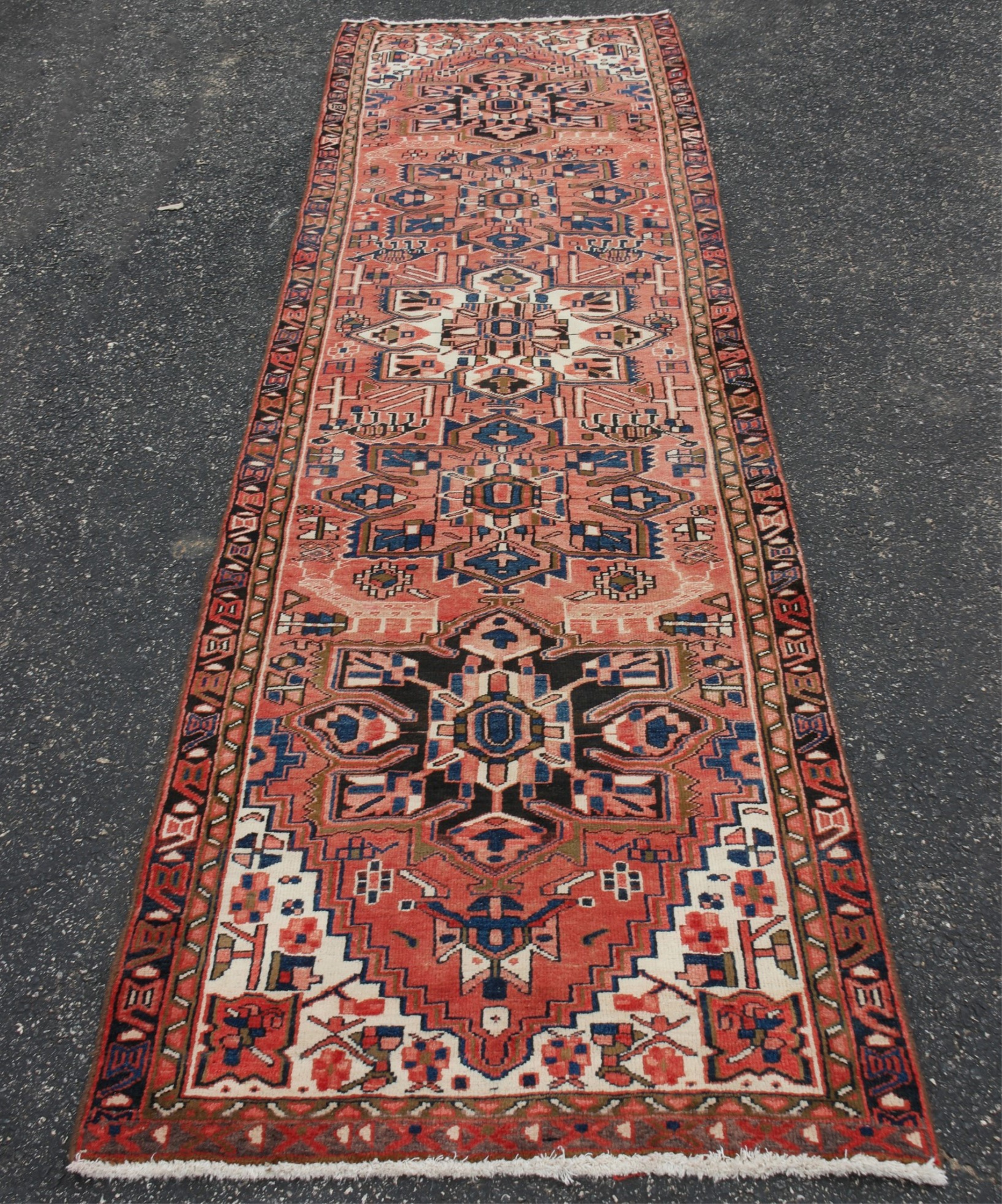 ORIENTAL RUG 3 1 X 11 1 HERIZ 2b7aca