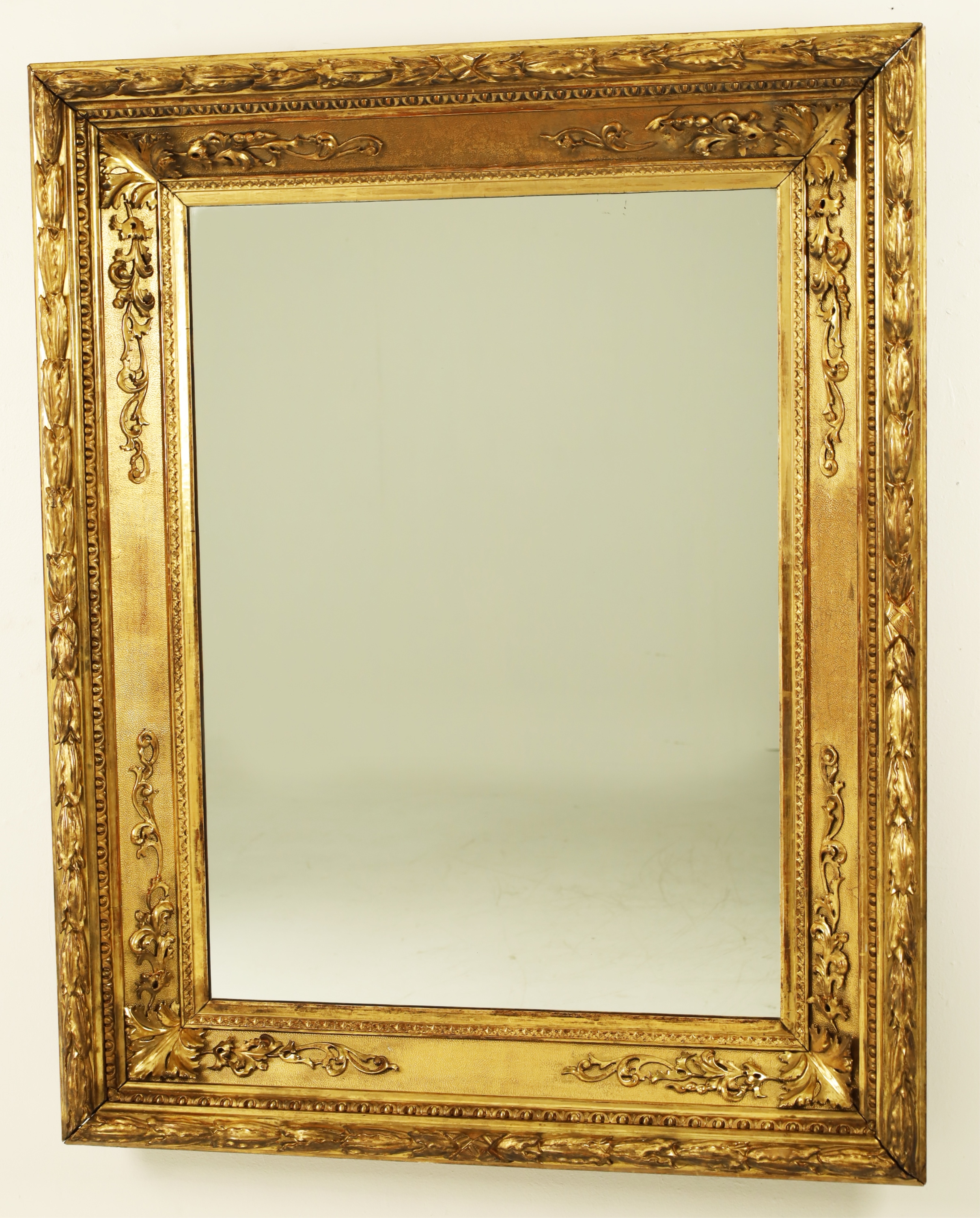 ANTIQUE CLASSICAL CARVED GILTWOOD