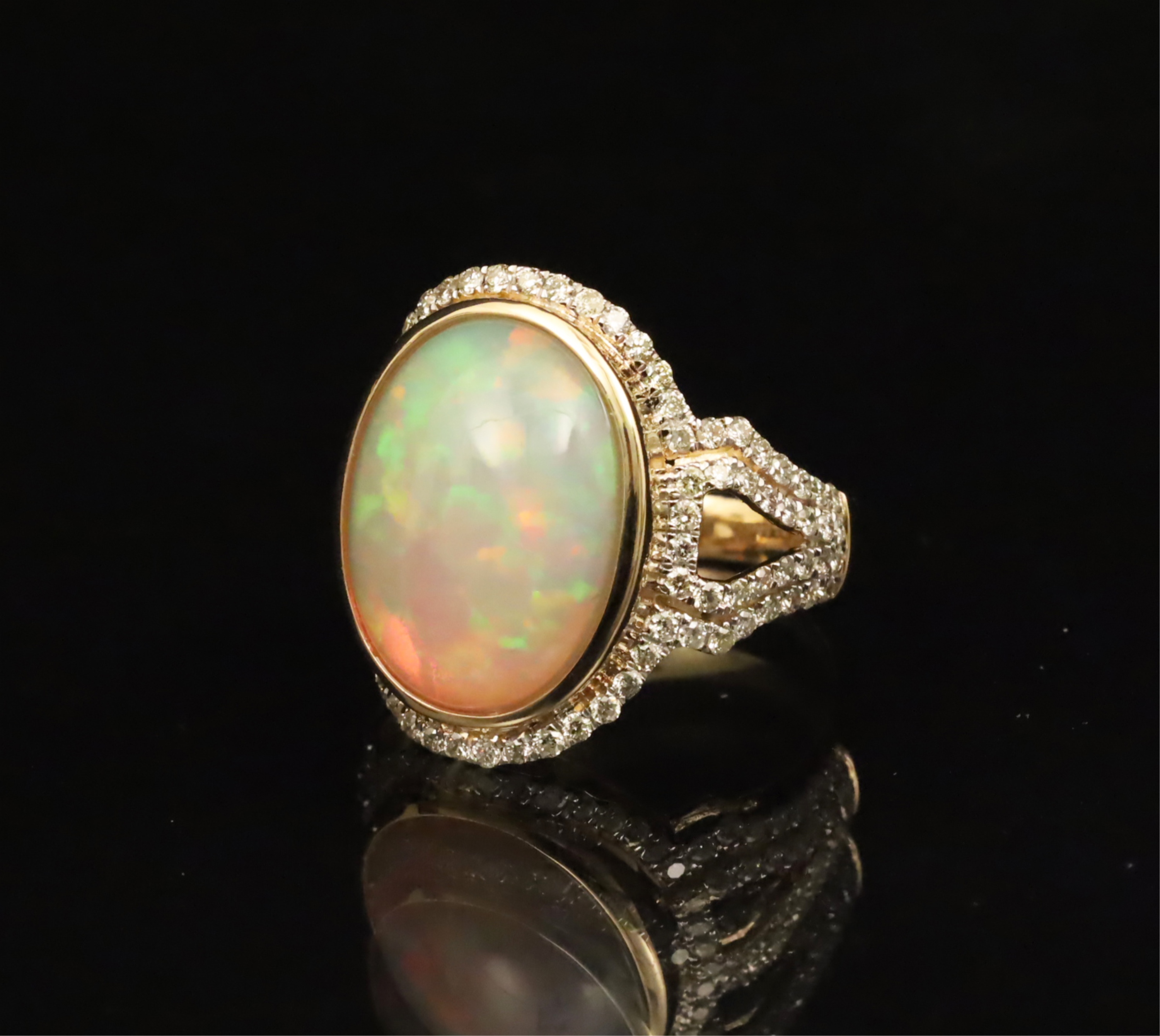 14K LADY S DIAMOND AND OPAL RING 2b7b6e