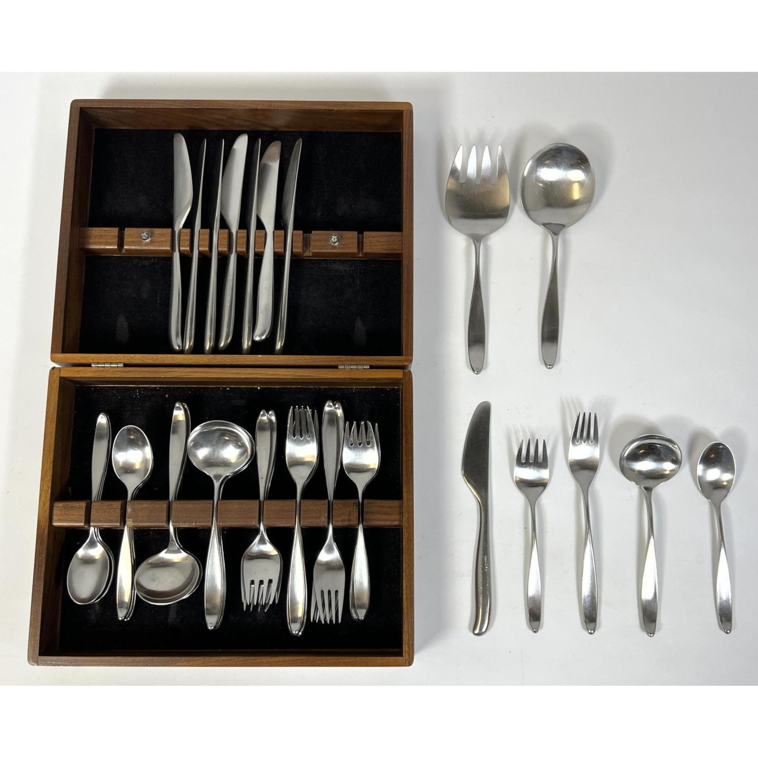 LAUFFER Design 2 Flatware. Stain