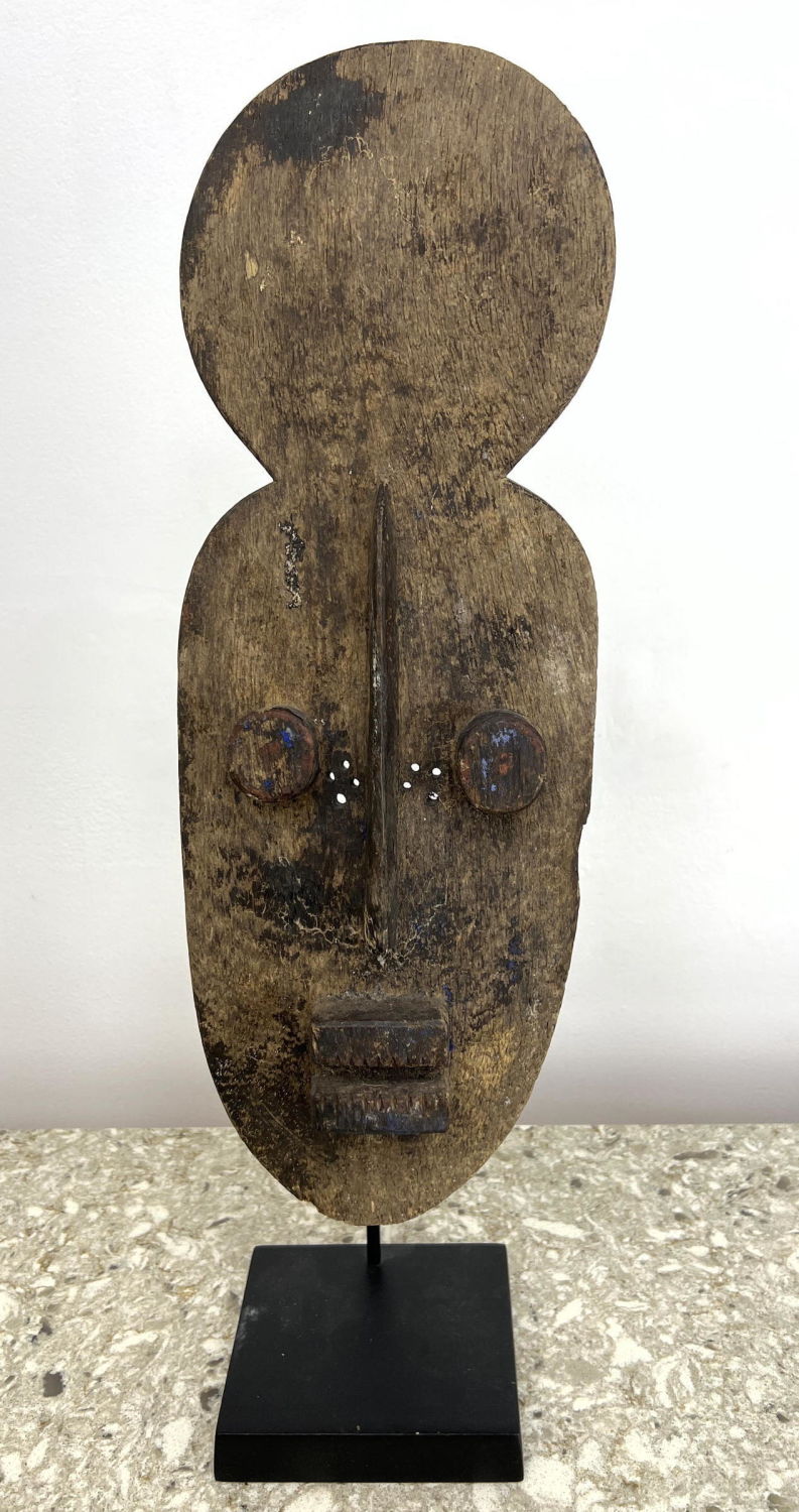 African tribal mask on custom stand  2b9004