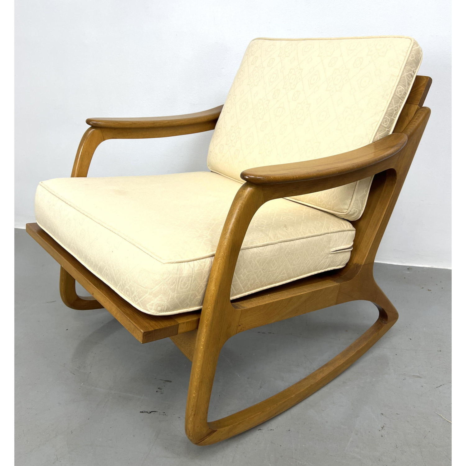Mid Century Modern Rocking Chair 2b905b