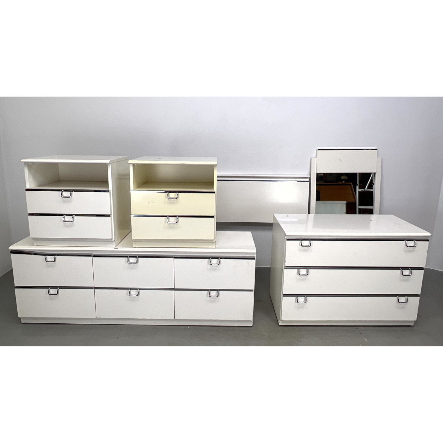Lane White Lacquer Bedroom Set with