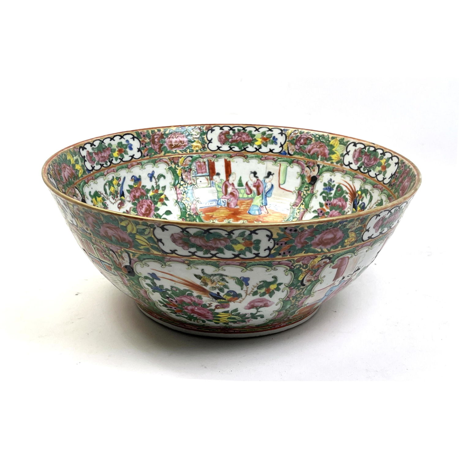 Chinese Rose Medallion style Bowl. 

Dimensions: