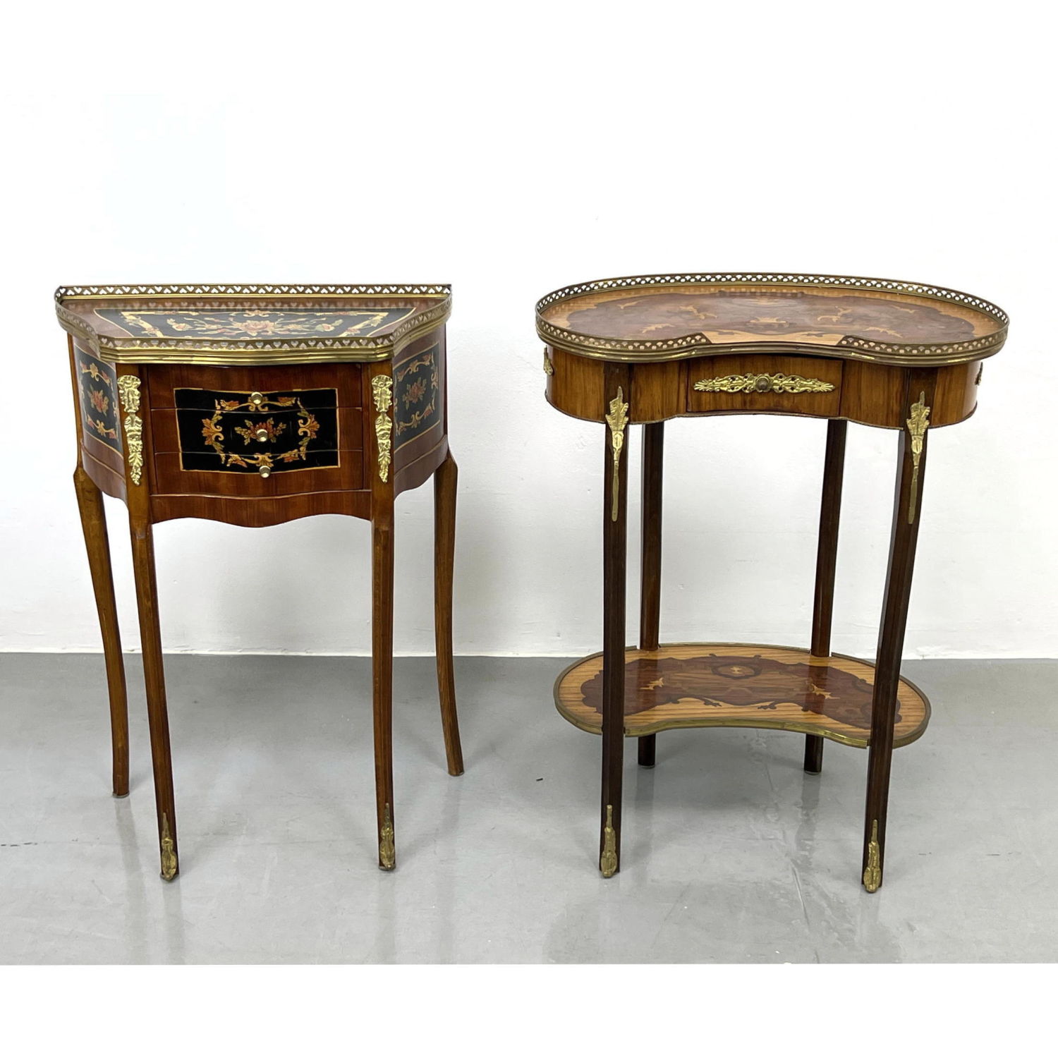 2pc French style Side Tables Stands  2b9249