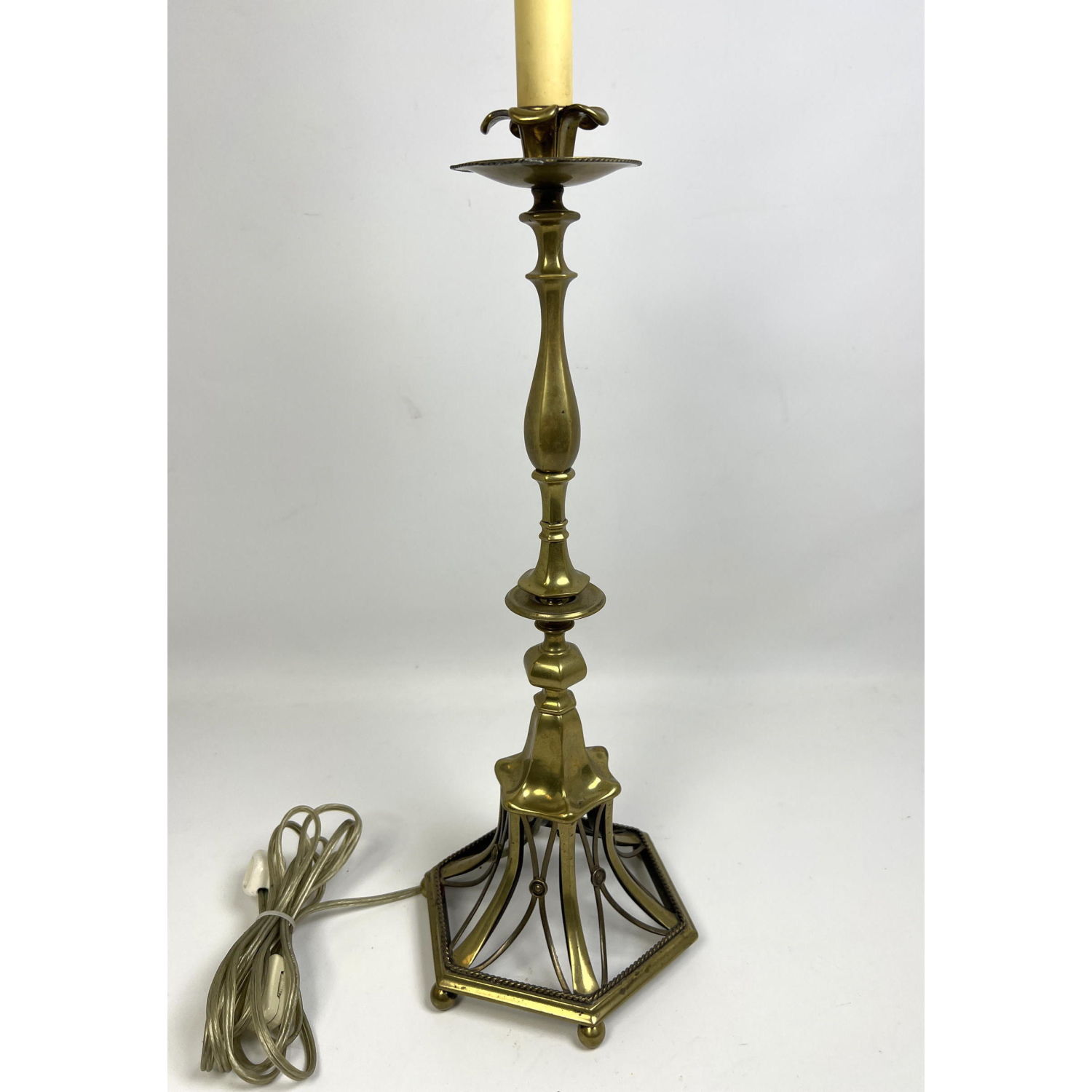 Vintage Brass Decorator Table Lamp  2b9307