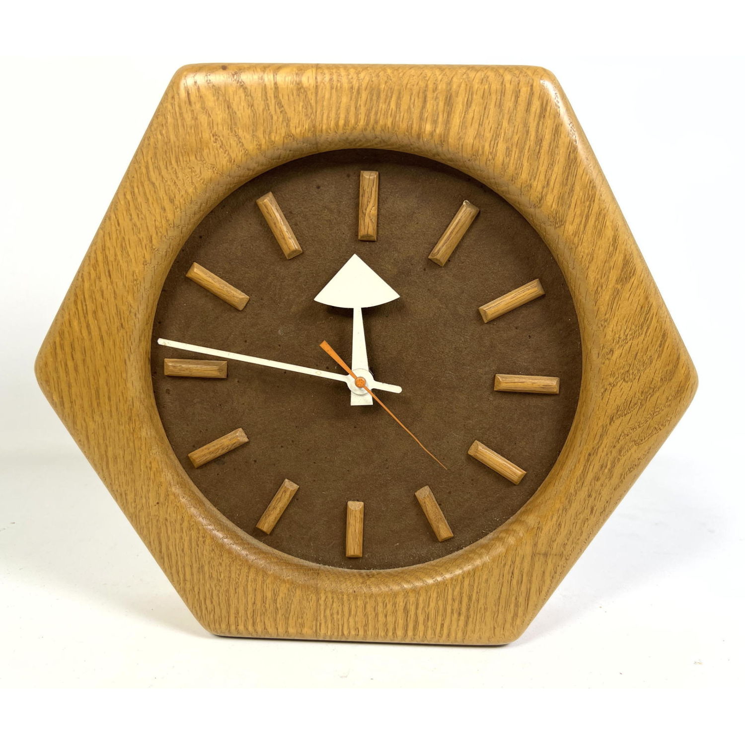 HOWARD MILLER Wall Clock. Nelson Style.