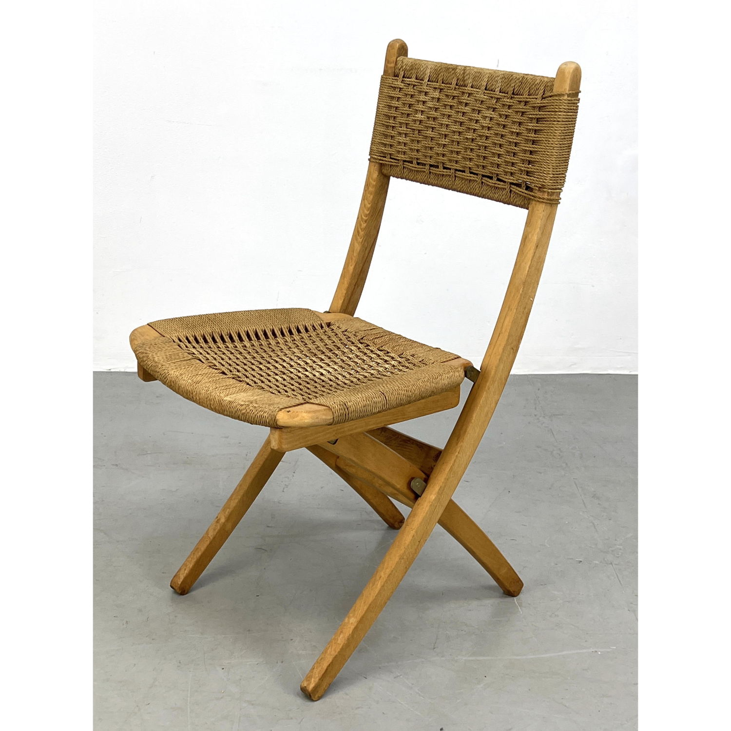 Single Hans Wegner style Folding