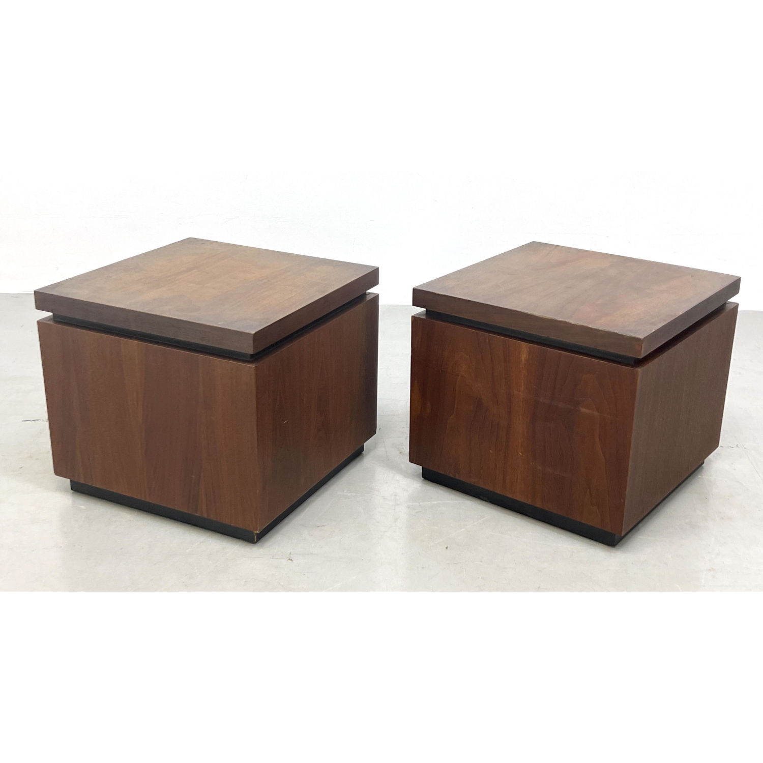 Pair American Modern Walnut Cube 2b95ba