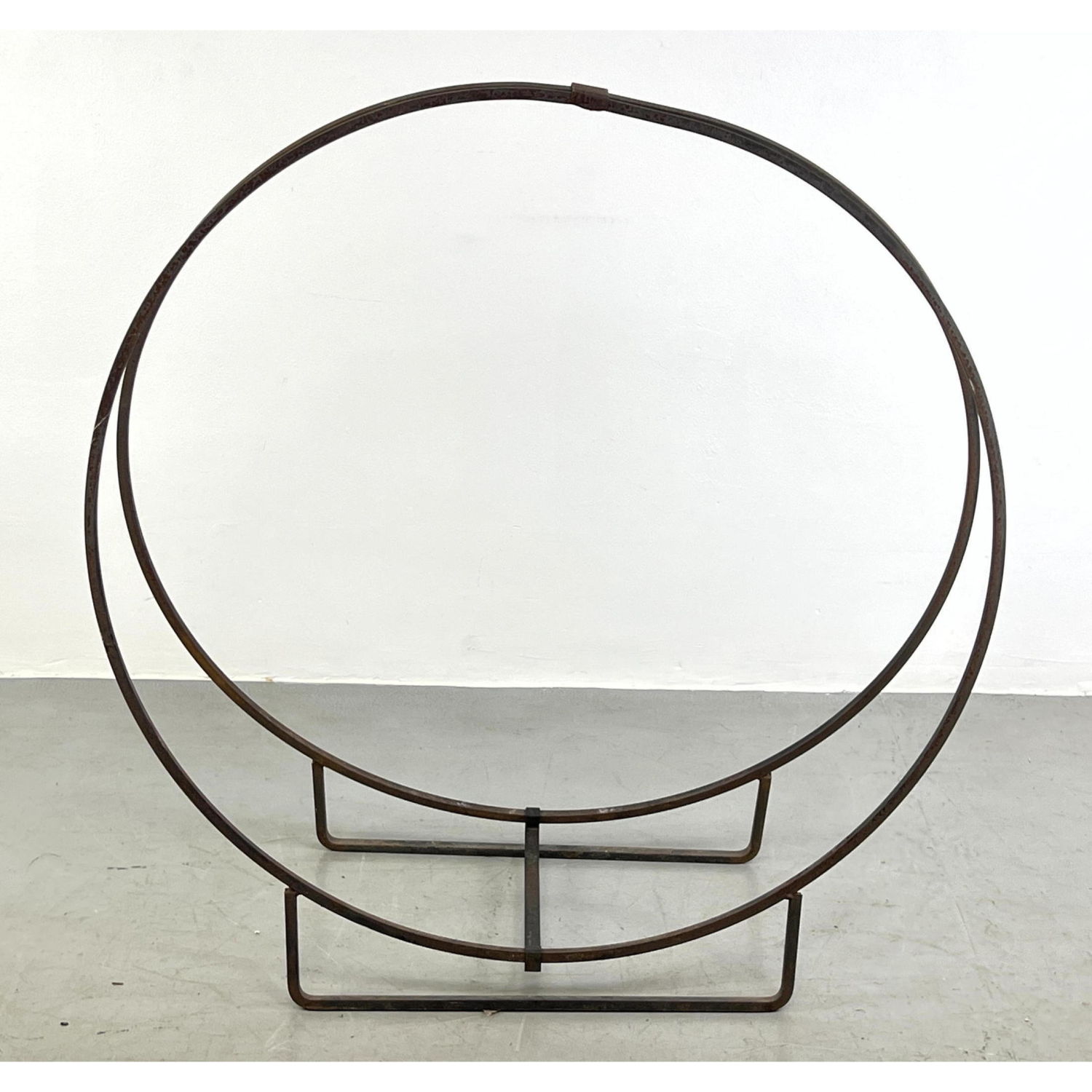 Modernist iron ring log holder 2b983b