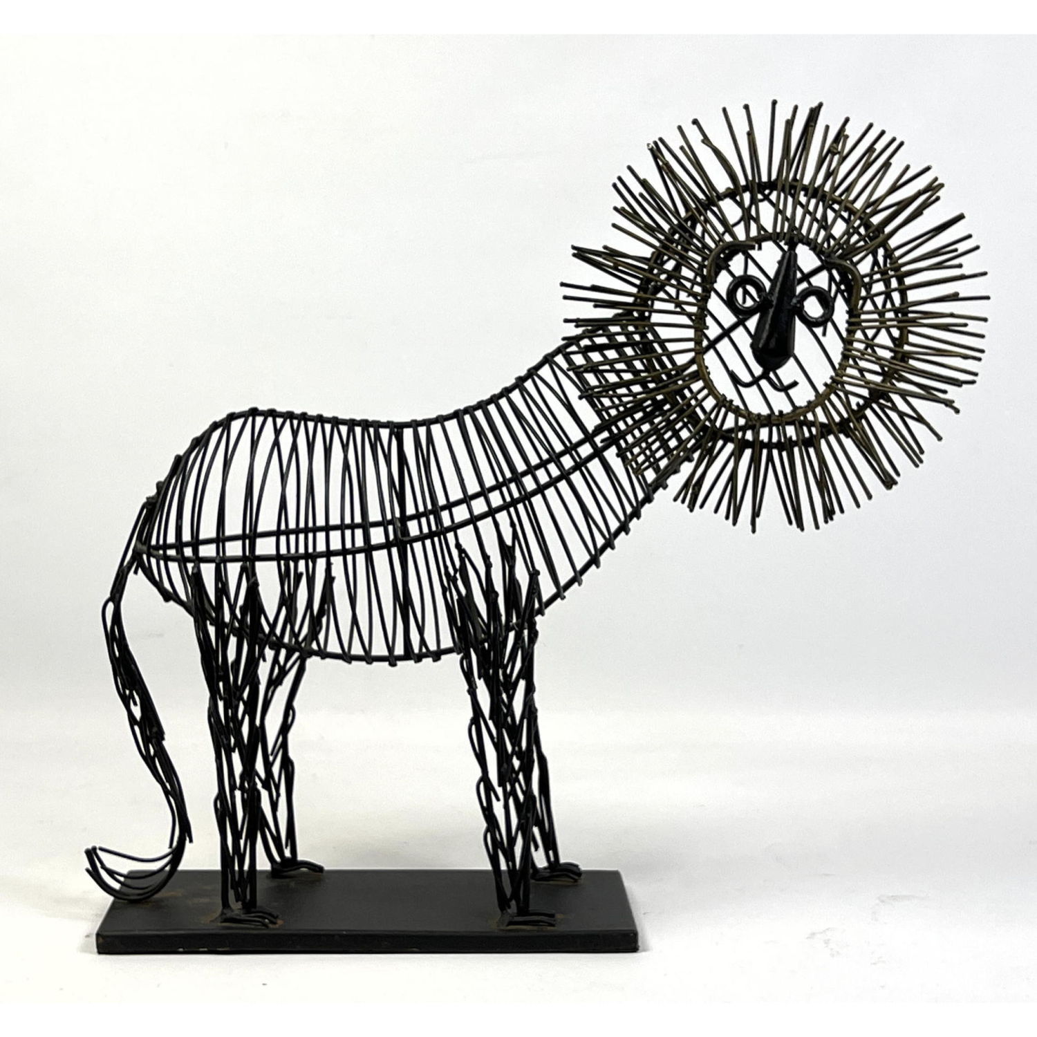 Weinberg Style Wire Large Lion