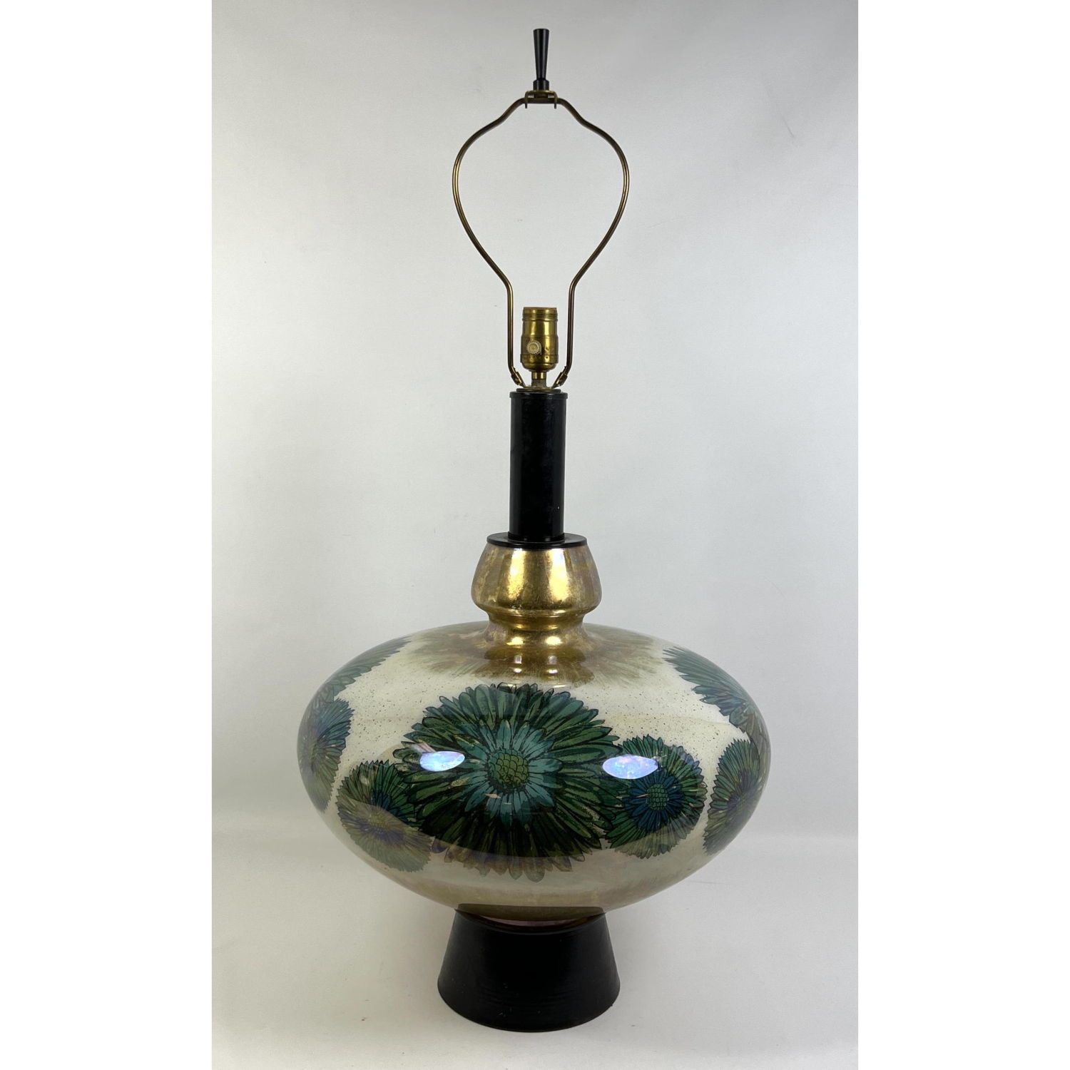 Laurel Reverse Painted Glass Lamp 2b9b6d