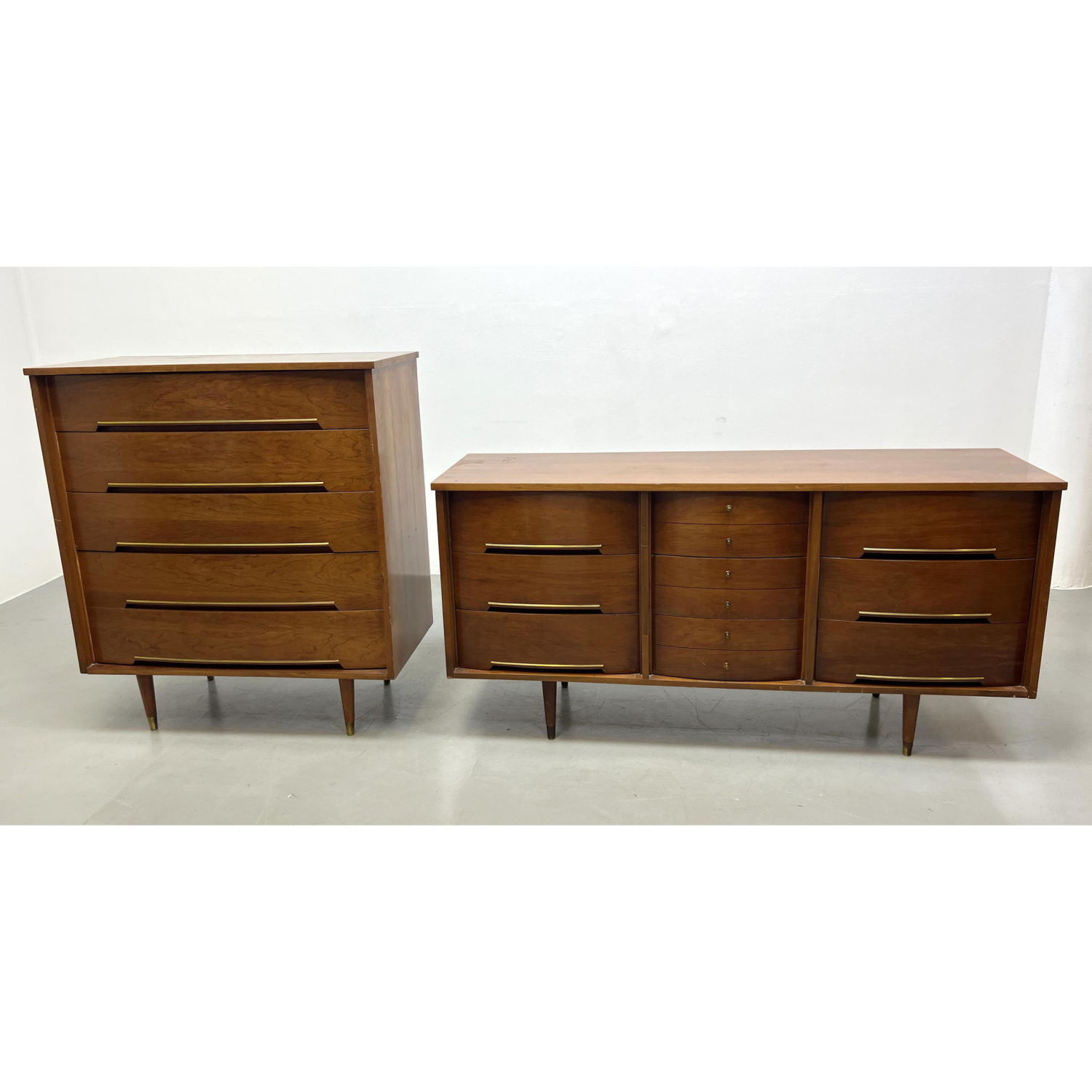 2pc American Modern Bedroom Furniture.