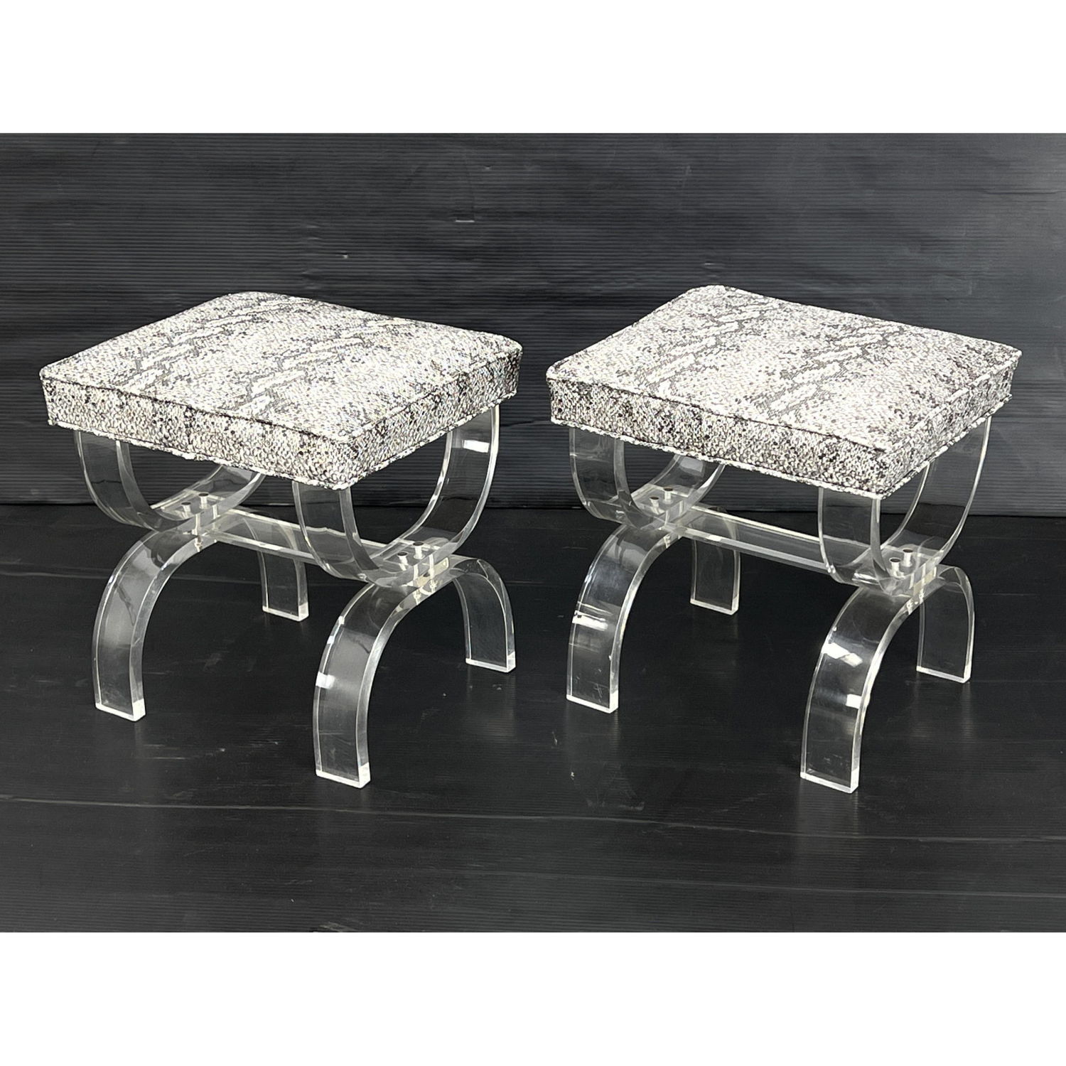 Pair HILL Manufacturing Lucite 2b9bed
