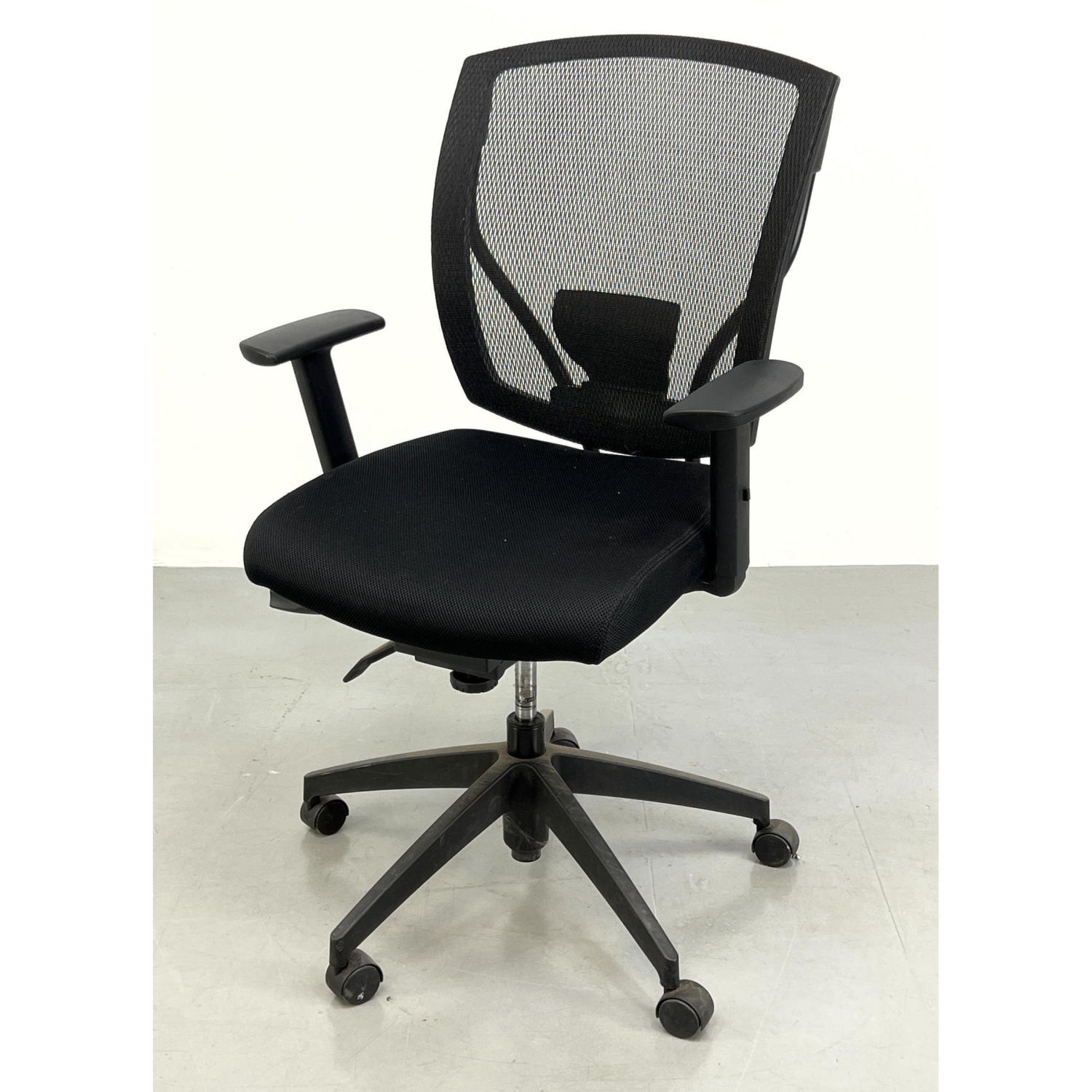 Offices to Go 2011 Office Desk Chair.