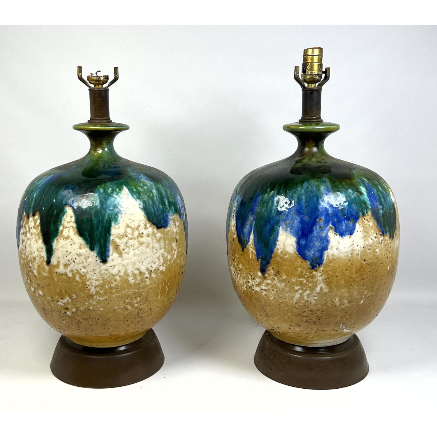 Pr Bulbous Ceramic Pottery Lamp  2b9c4f