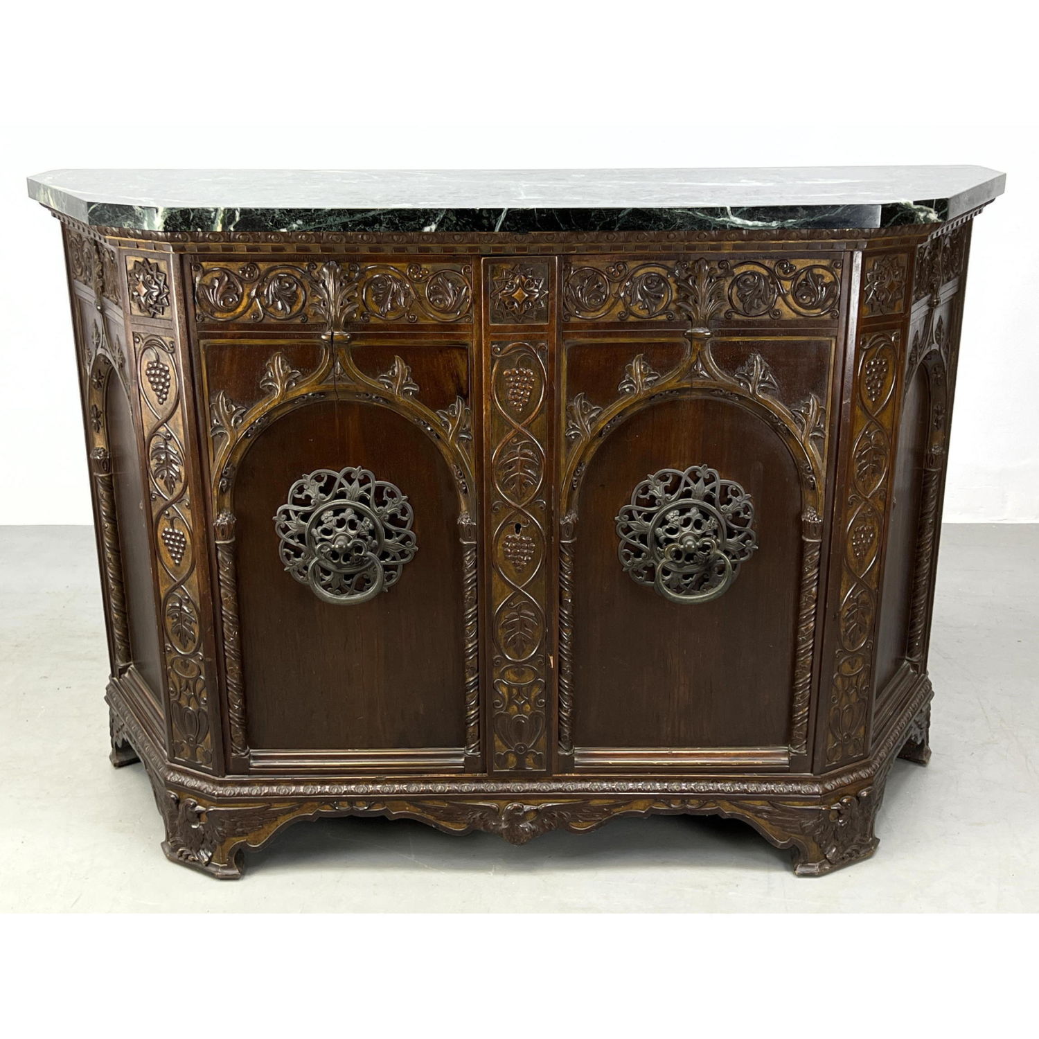 Gothic European Style Server Cabinet  2b9f1a