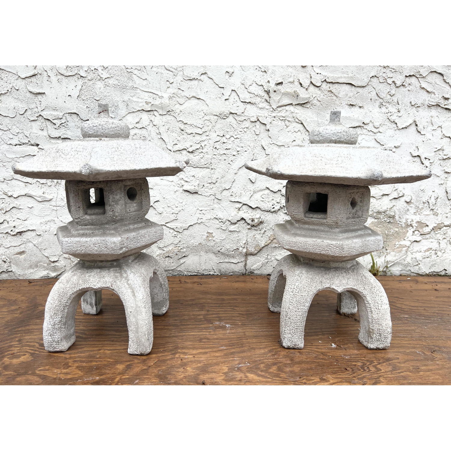 Pair miniature Cement pagoda garden 2ba18d