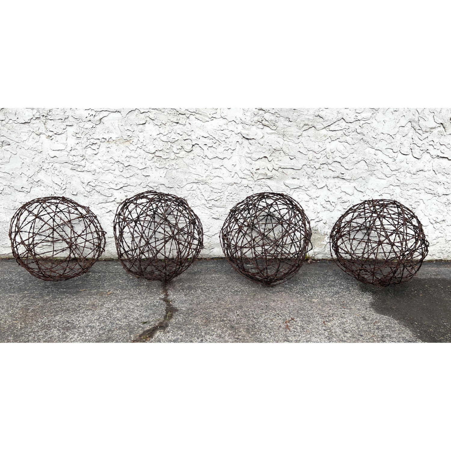 Set 4 Barbed Wire Ball Garden sculptures 2ba1b3