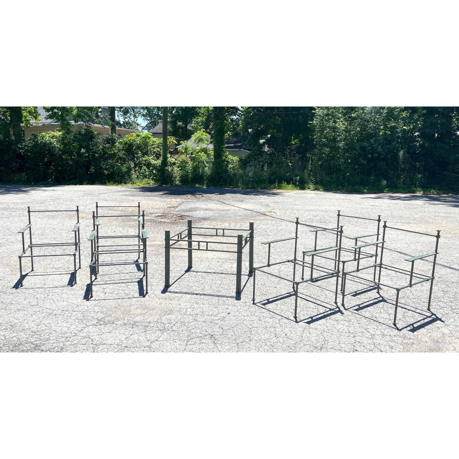 5pc iron chairs and table base  2ba225