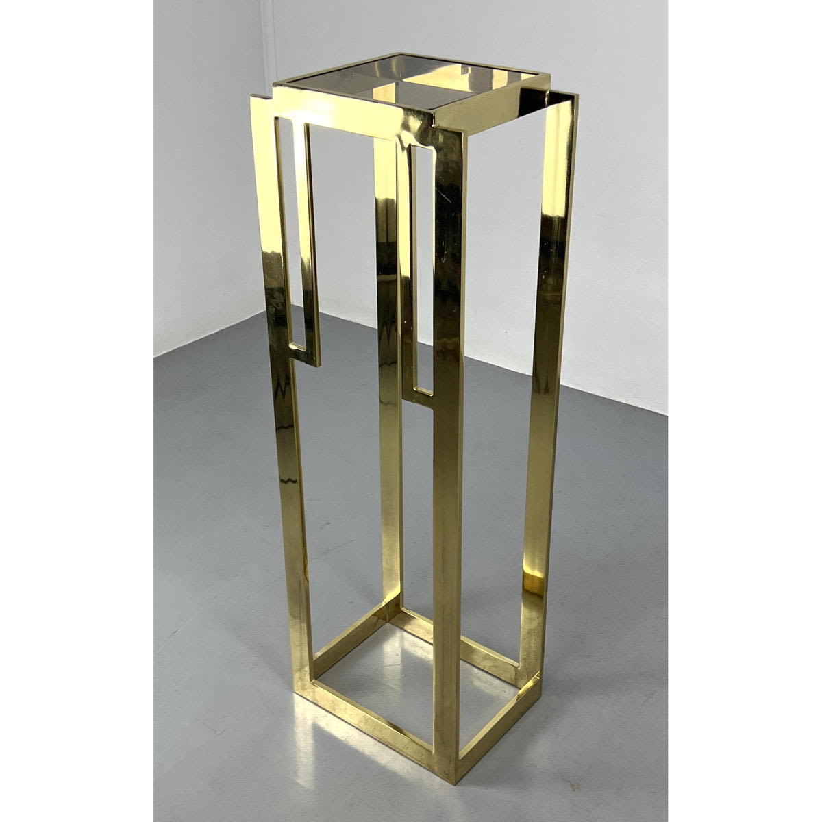 Tall Brass Pedestal with Inset 2b8069