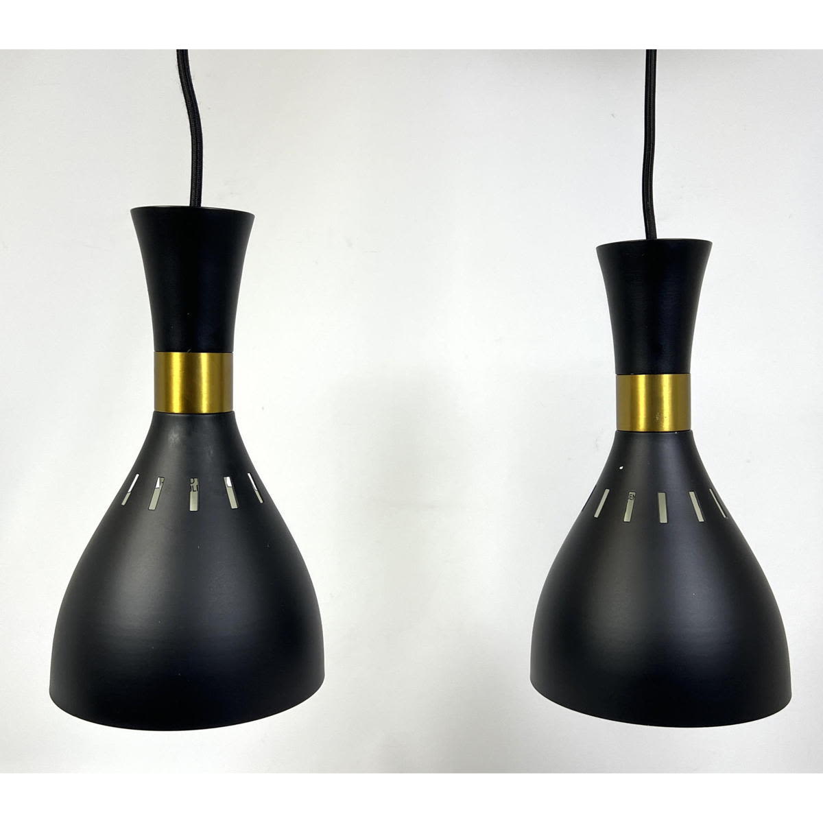 Pr Black Finish Shade Hanging Pendant 2b811e