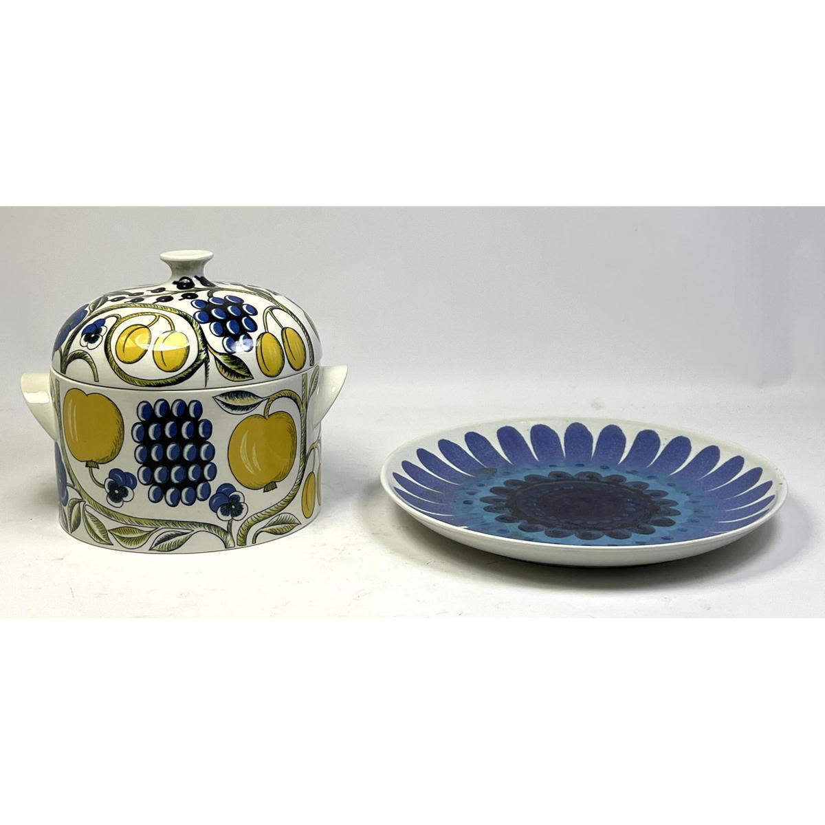 Two Arabia of Finland Tablewares.