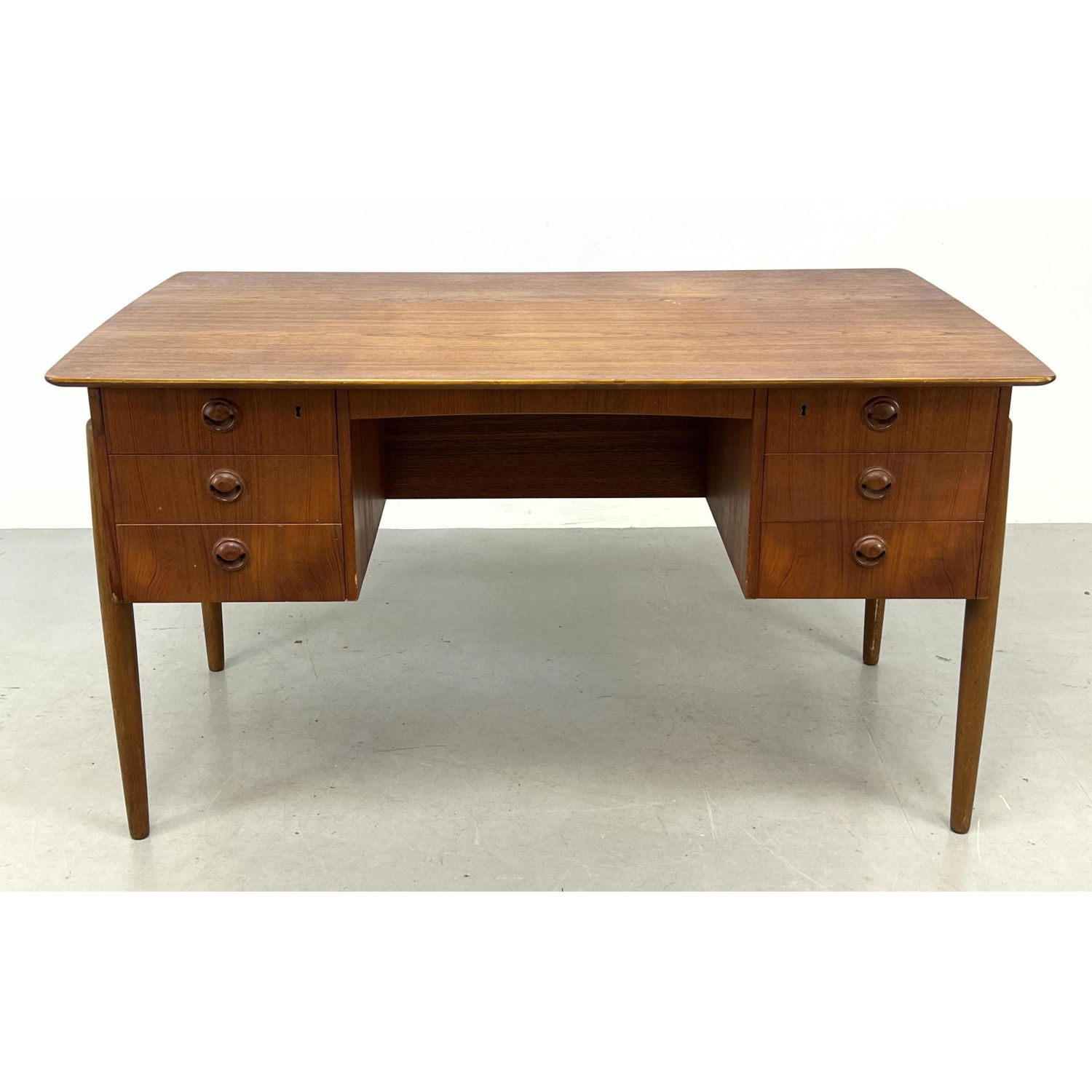 Danish Modern Teak Desk Wood Circle 2b864f