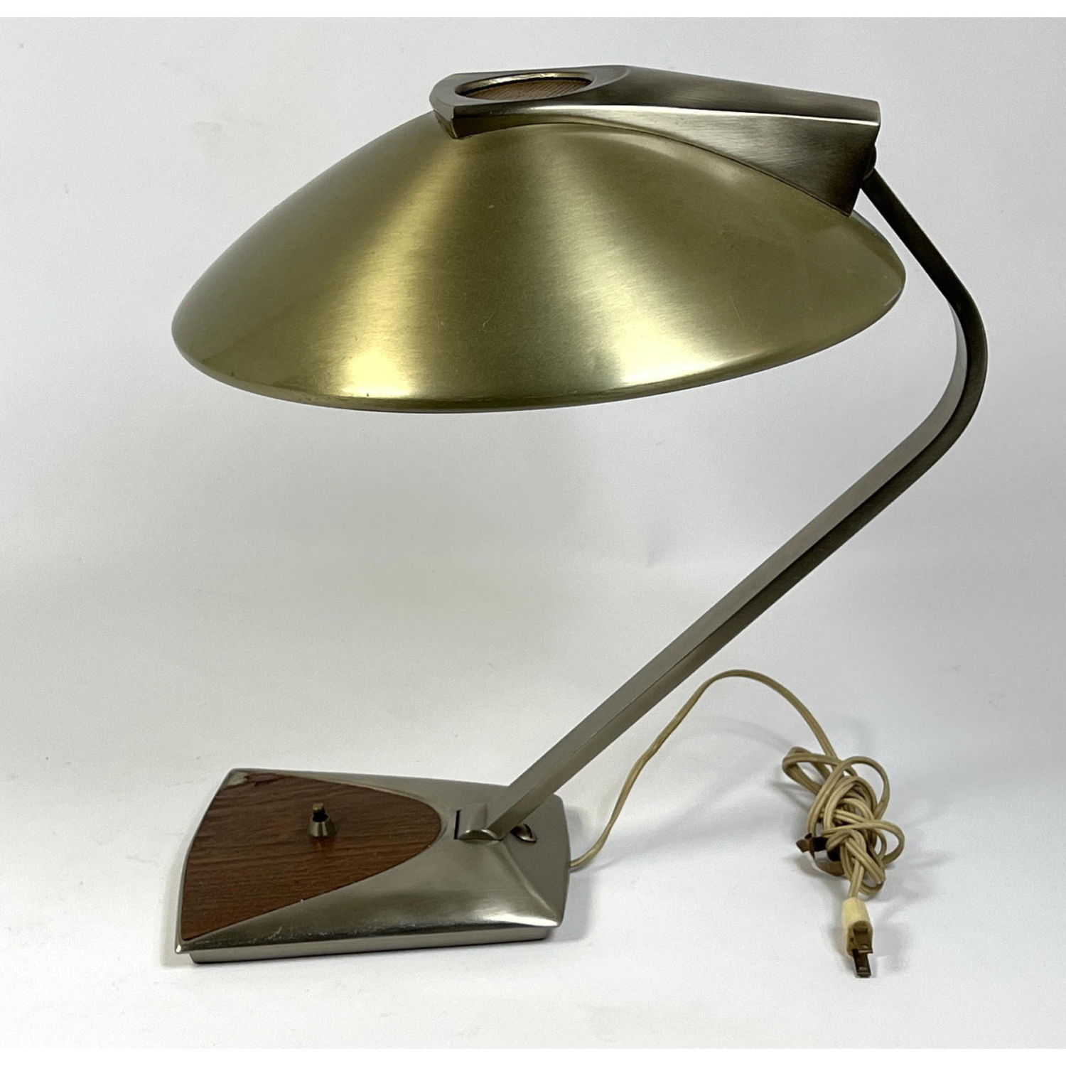 Mid Century Saucer Desk Table Lamp  2b88d3