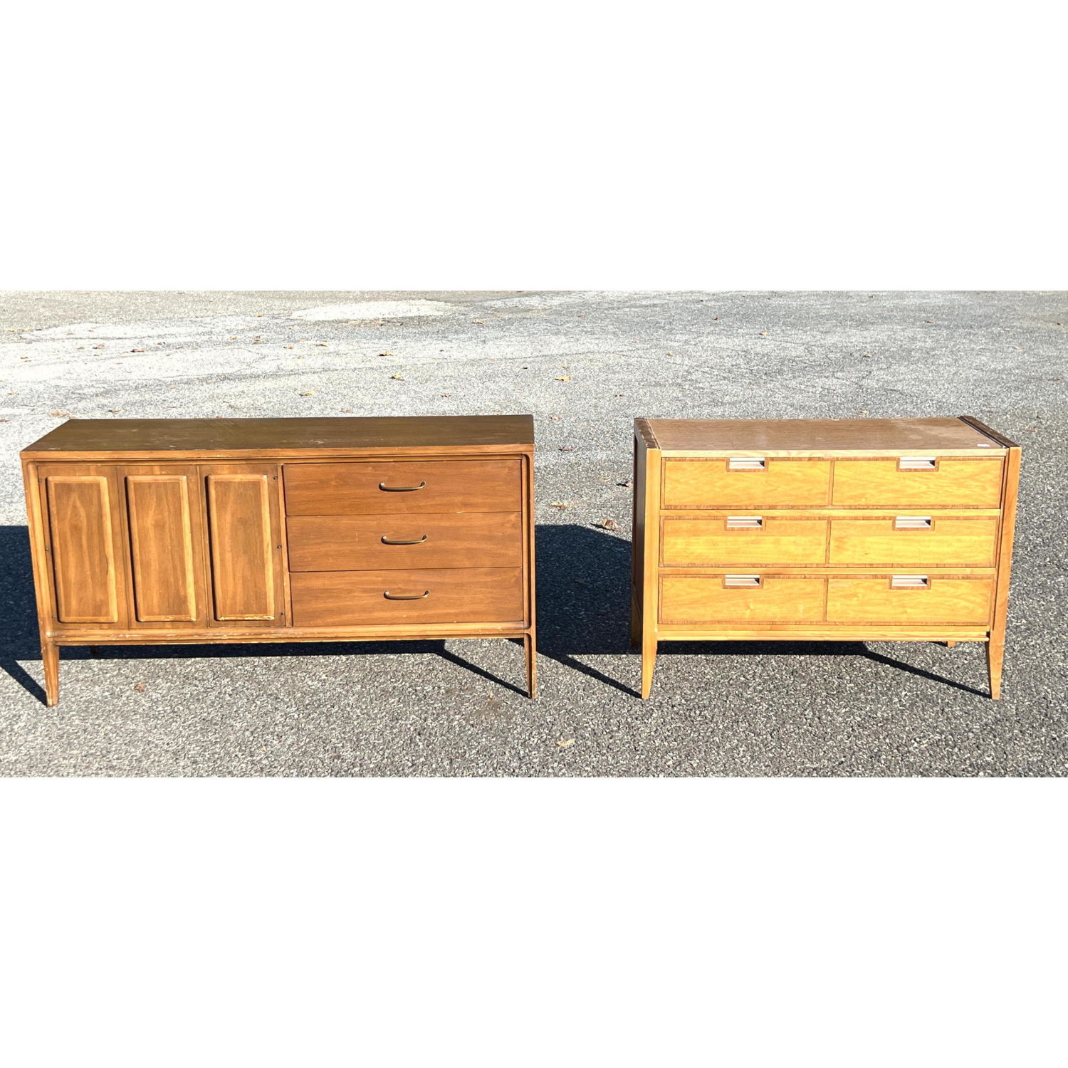 2pc Modern Design Dressers BROYHILL 2b8936