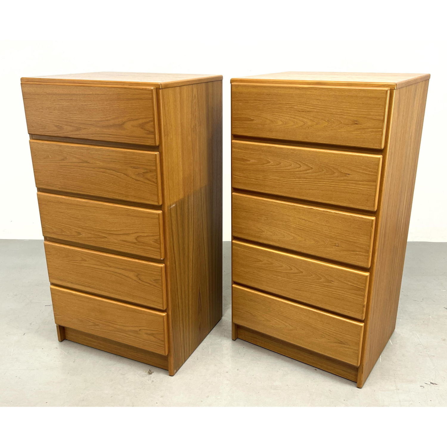 Pr QUALITY Teak Modernist Tall