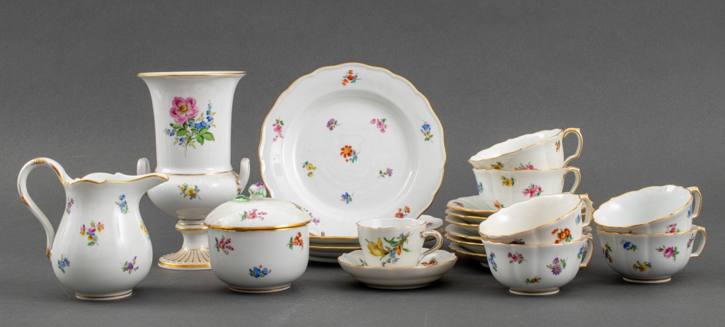 MEISSEN GERMAN STREUBLUMEN PATTERN