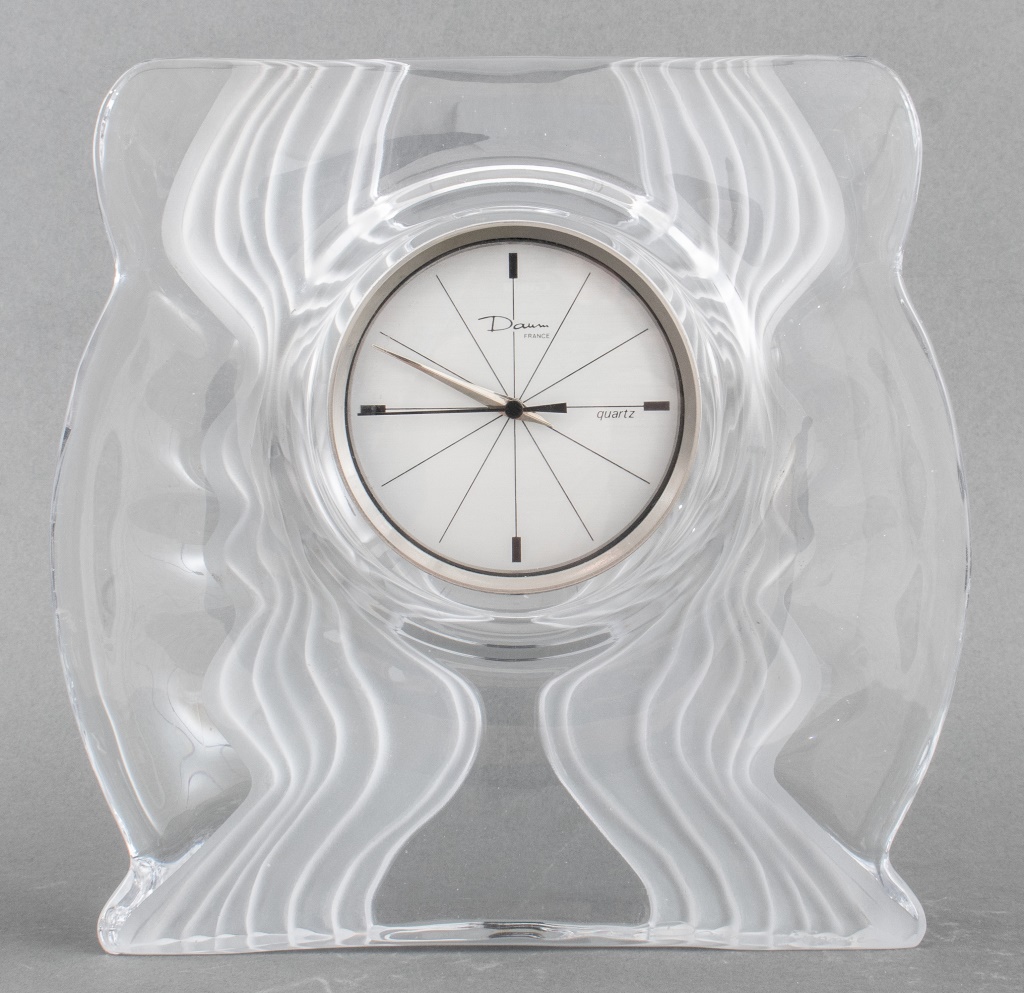 DAUM CLEAR AND FROSTED GLASS CLOCK 2bb601