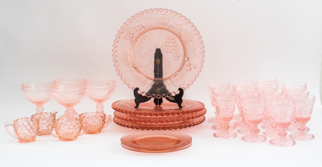 ASSOCIATED PINK GLASS STEMWARE