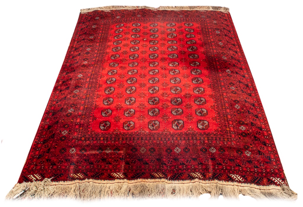 ROOM-SIZED BOKHARA RUG, 9' X 7'