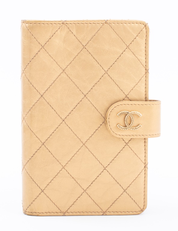 CHANEL QUILTED GOLD TONE LEATHER 2bb8b9